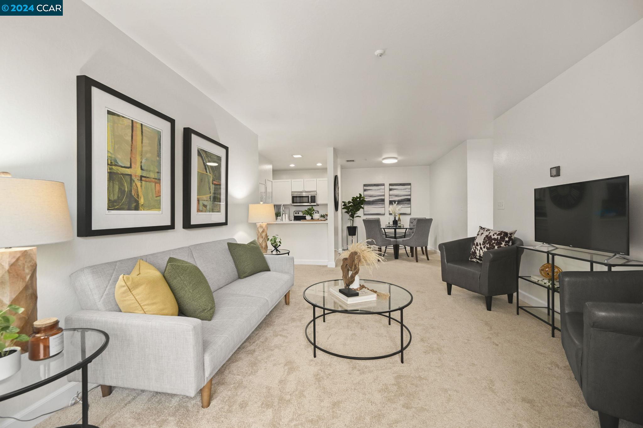 3173 Wayside Plz # 211