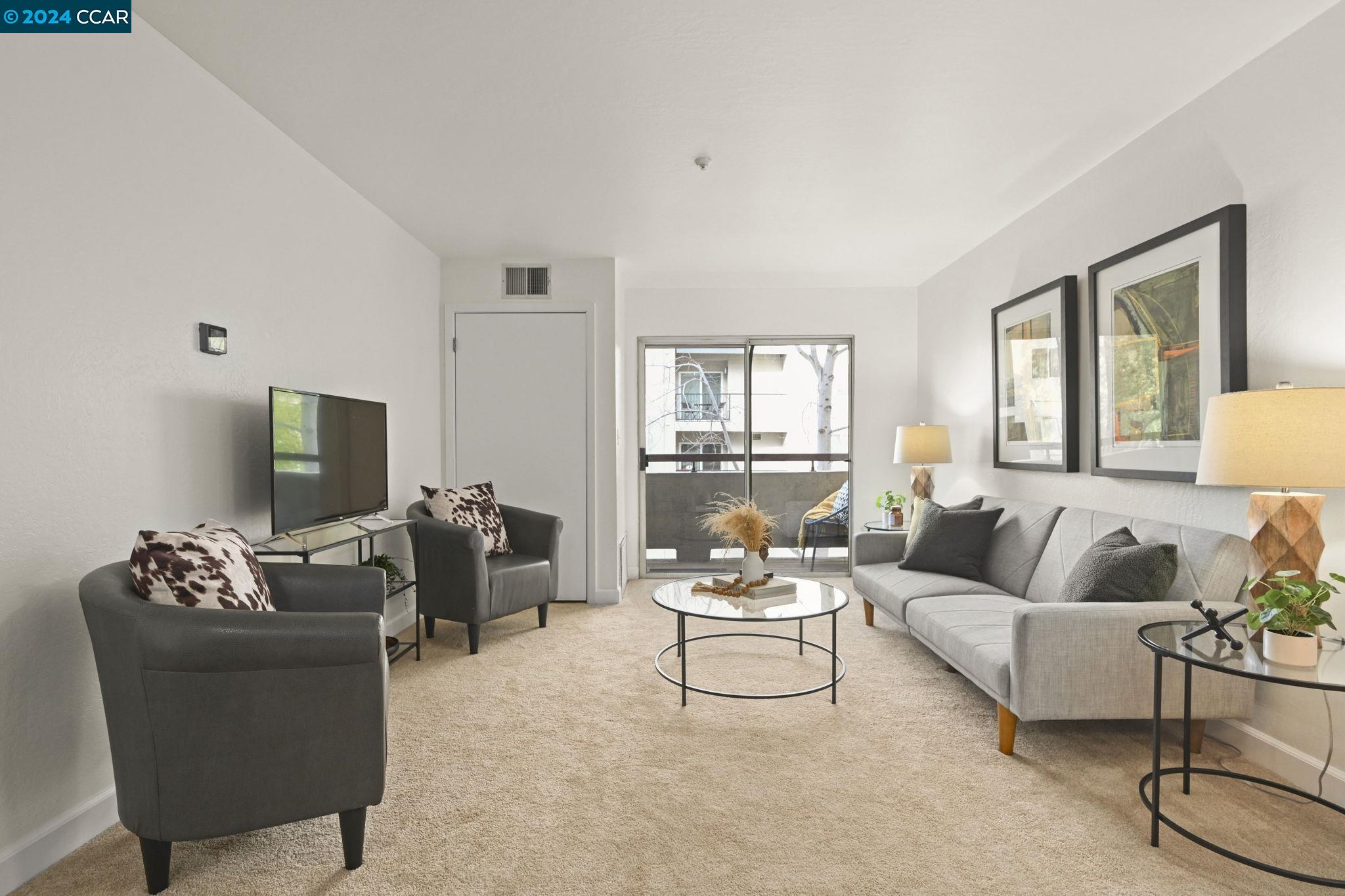 3173 Wayside Plz # 211