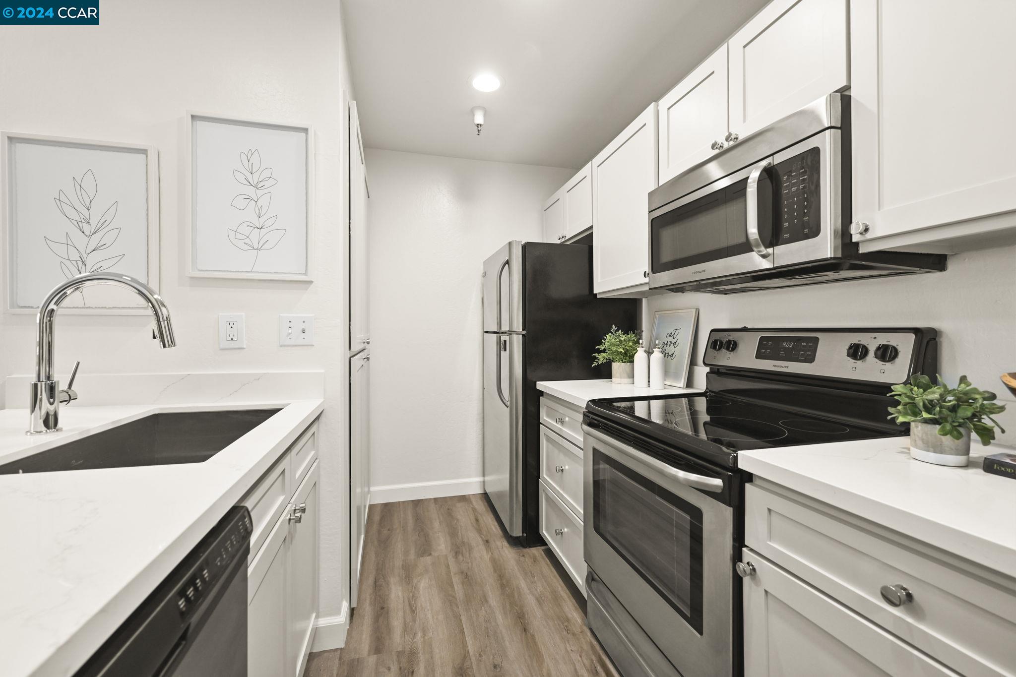 3173 Wayside Plz # 211