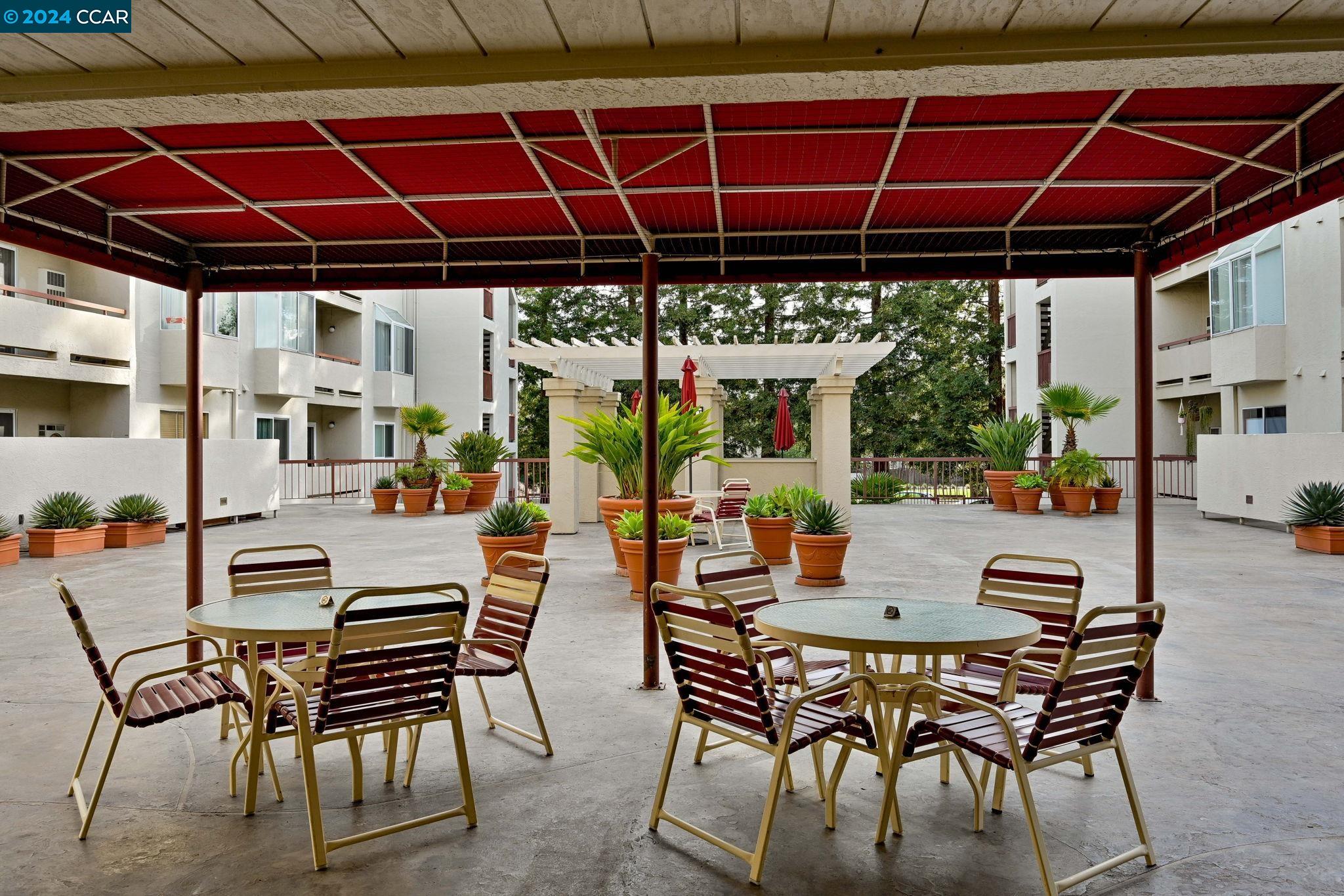 3173 Wayside Plz # 211