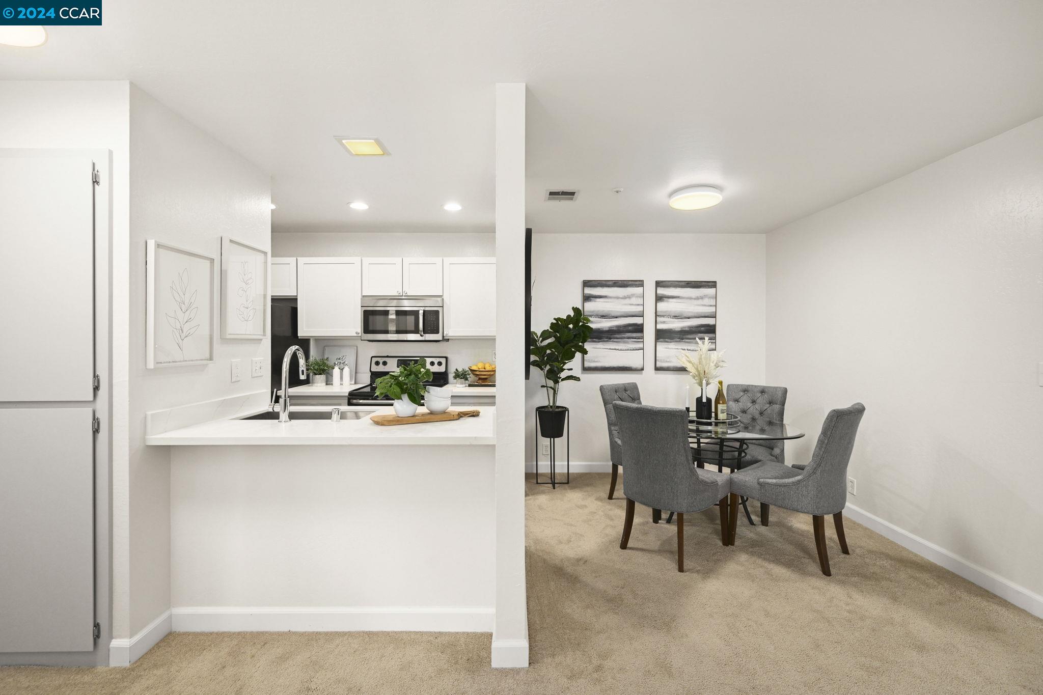 3173 Wayside Plz # 211