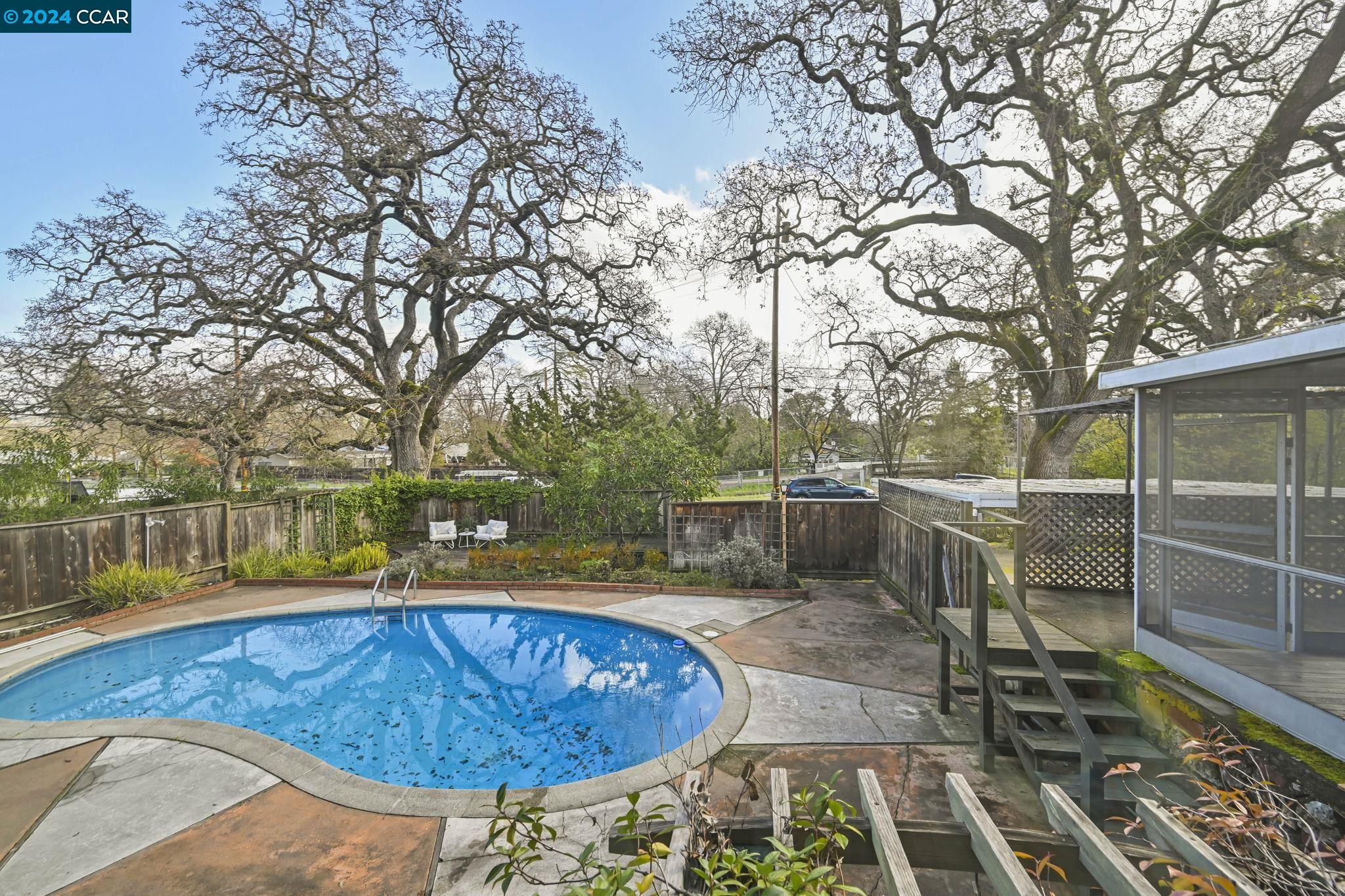 281 Oak Park Ln