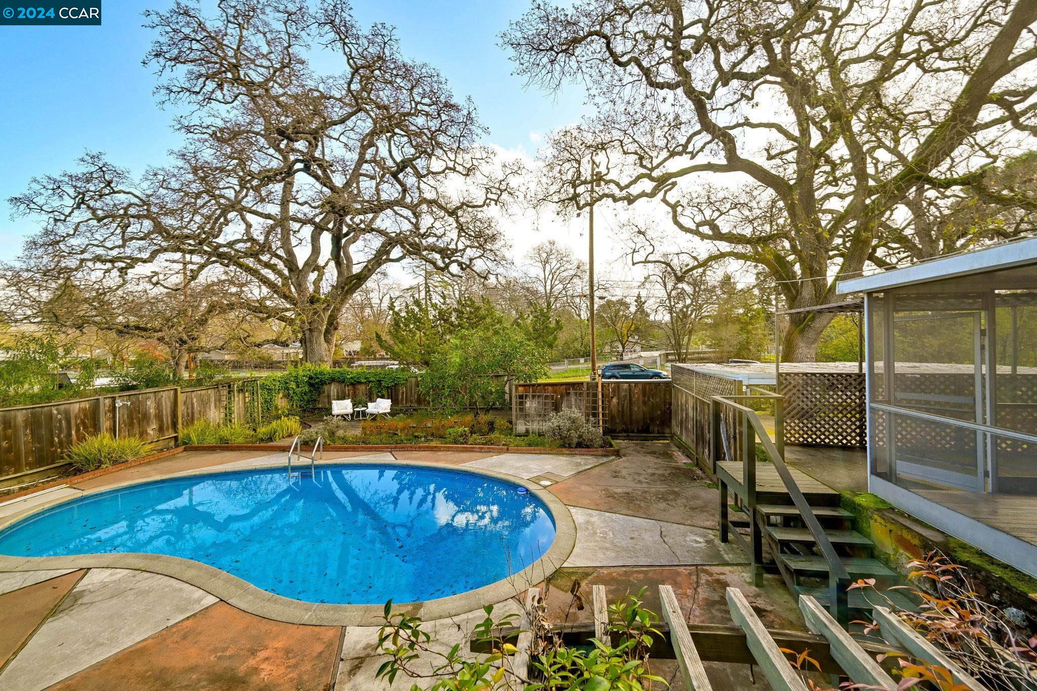 281 Oak Park Ln