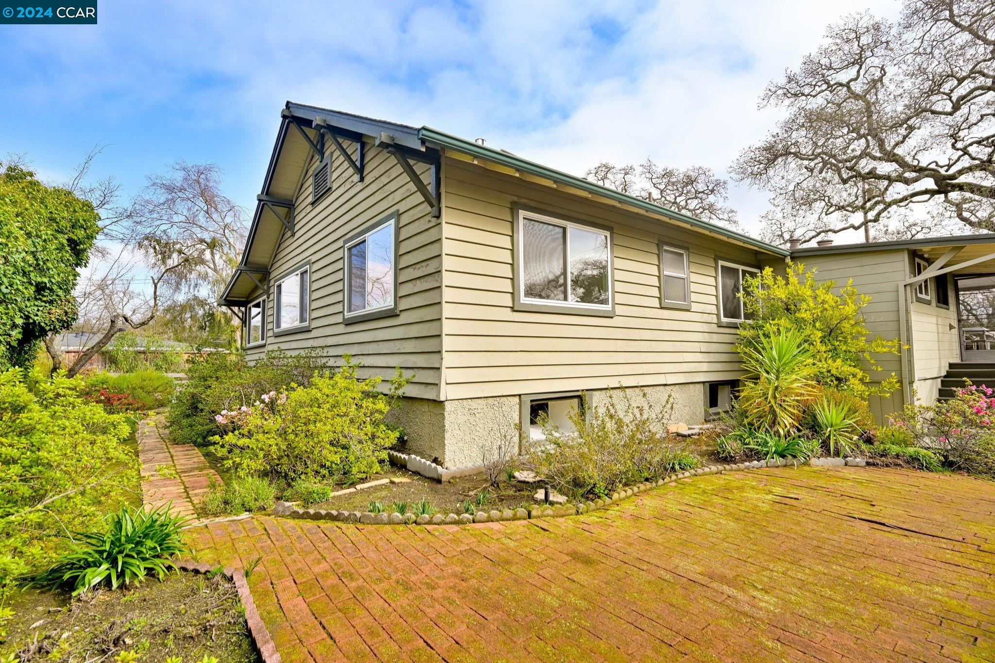 281 Oak Park Ln