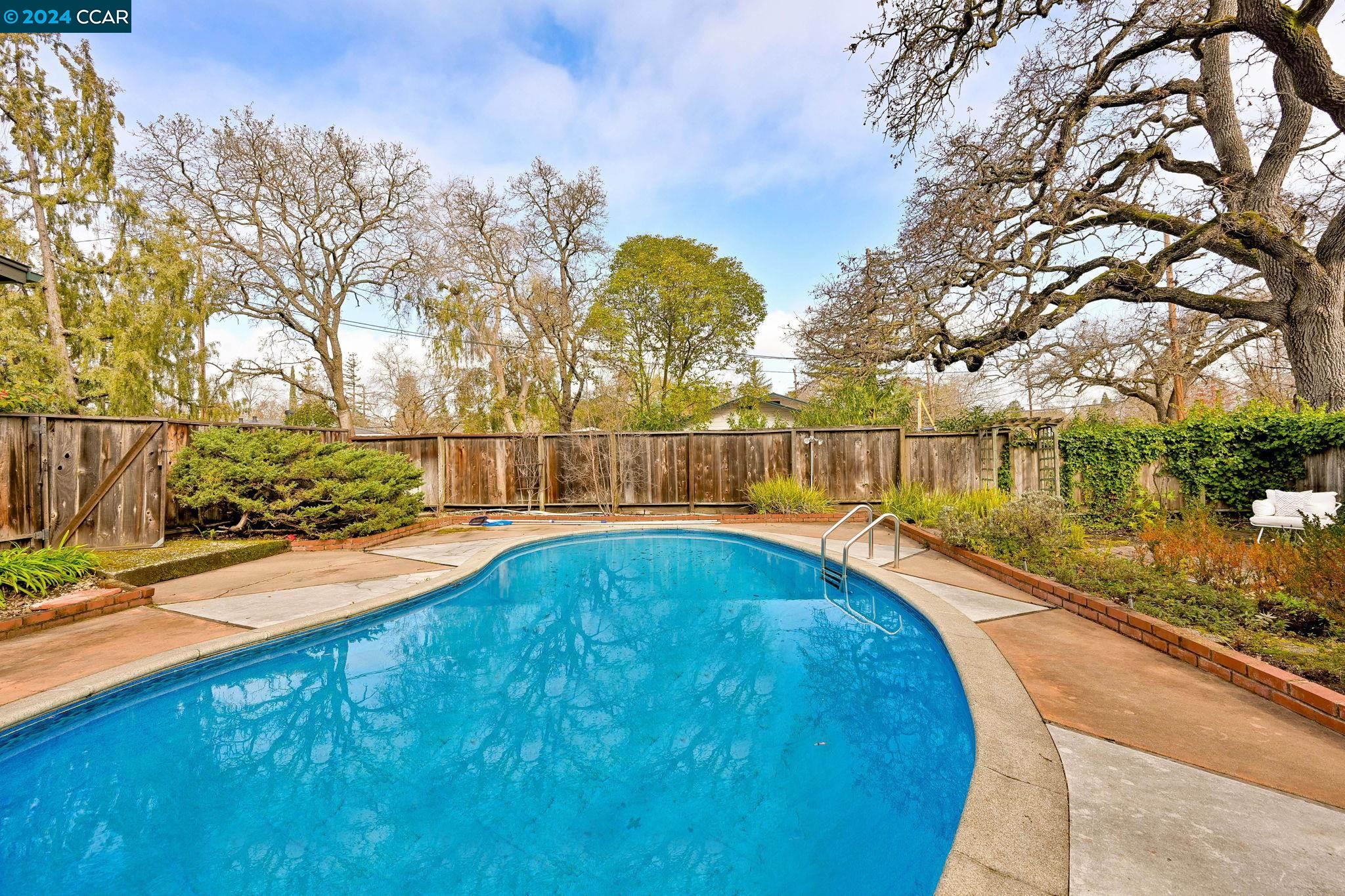 281 Oak Park Ln