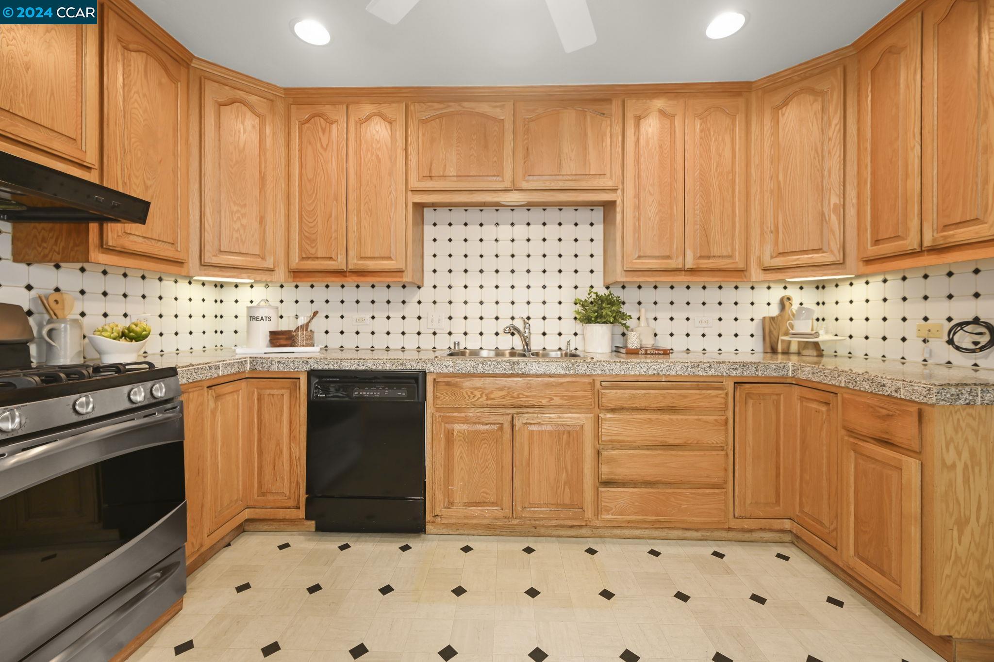 281 Oak Park Ln