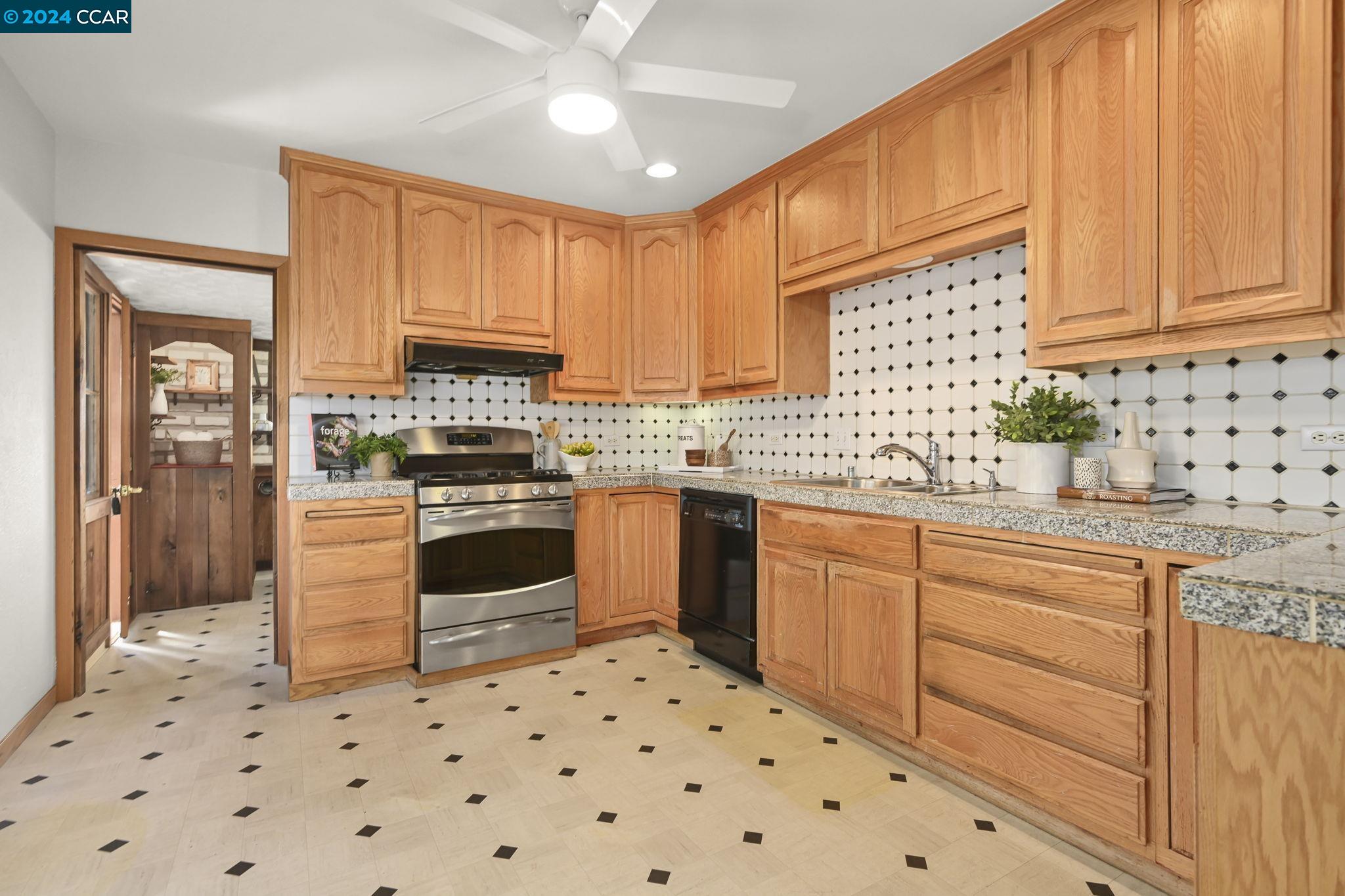 281 Oak Park Ln