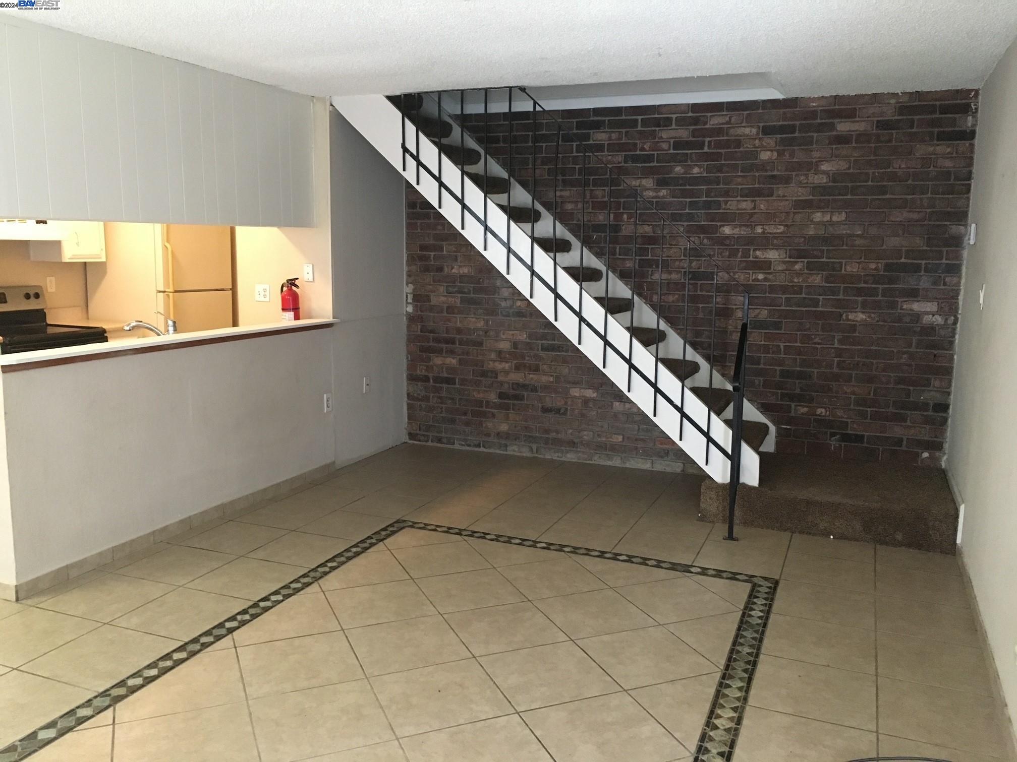 2208 Peppertree Way # 2