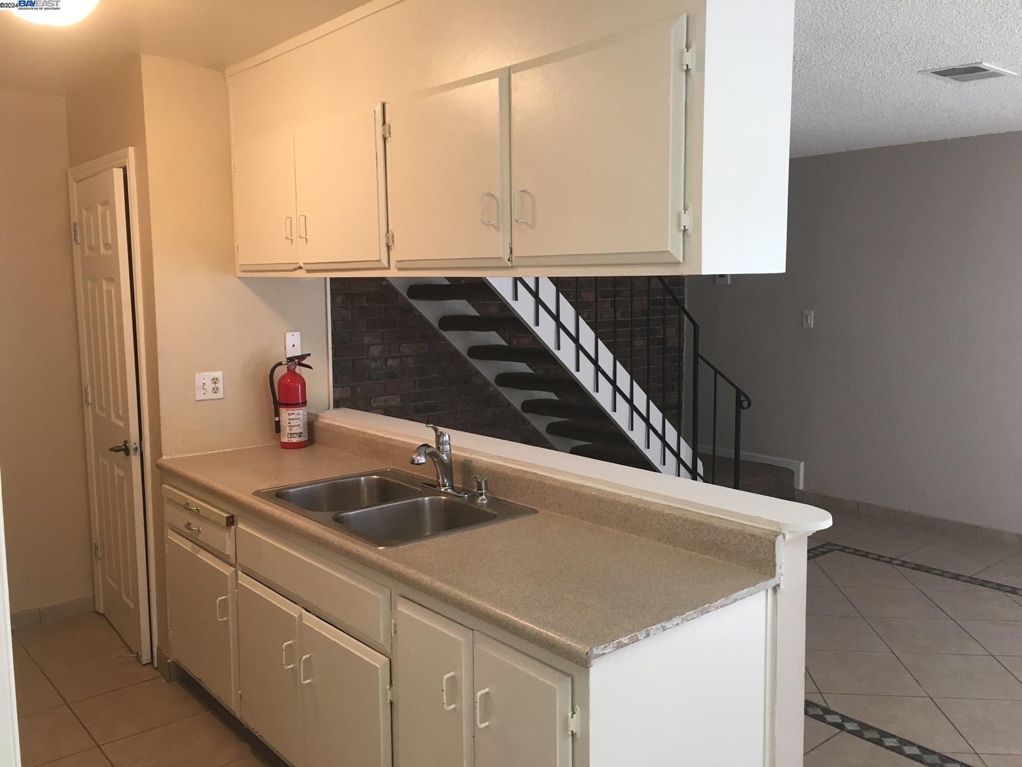 2208 Peppertree Way # 2