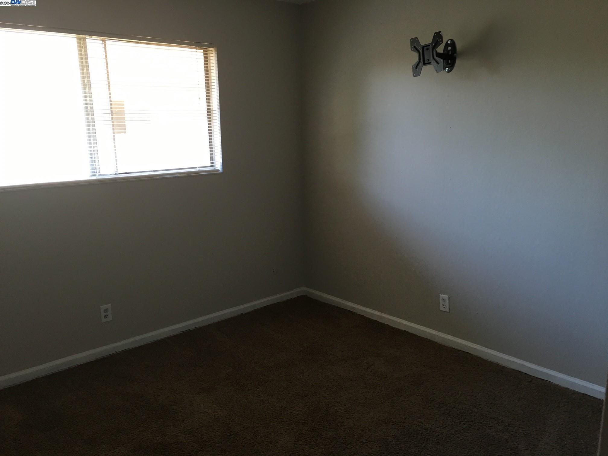 2208 Peppertree Way # 2
