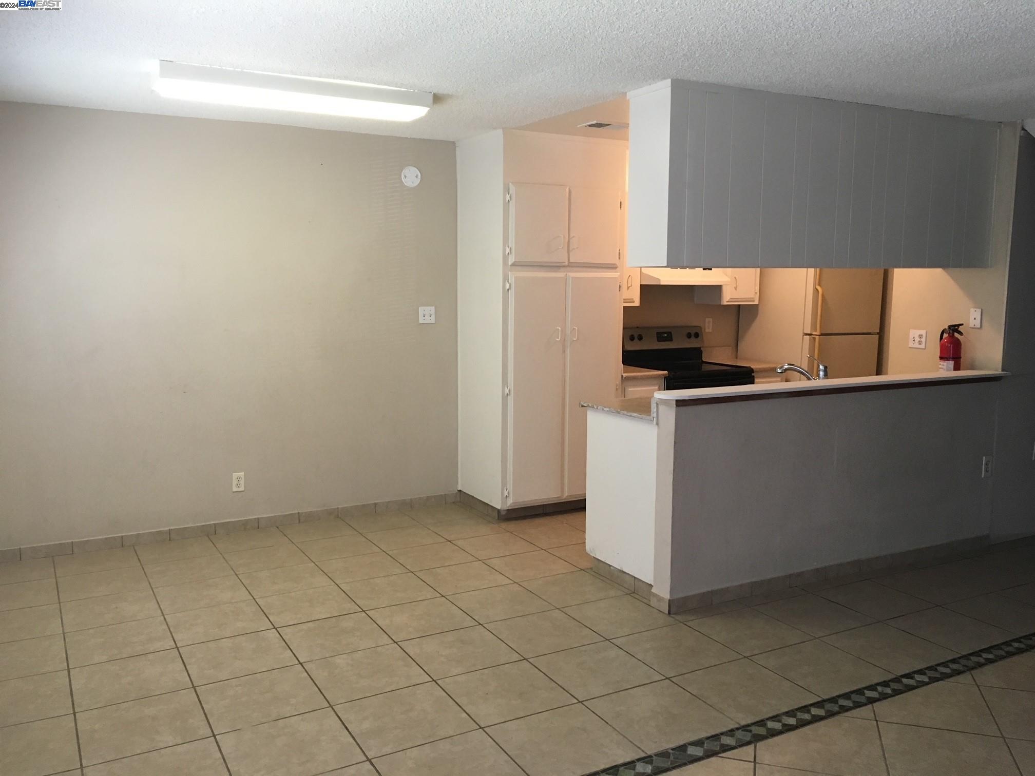 2208 Peppertree Way # 2