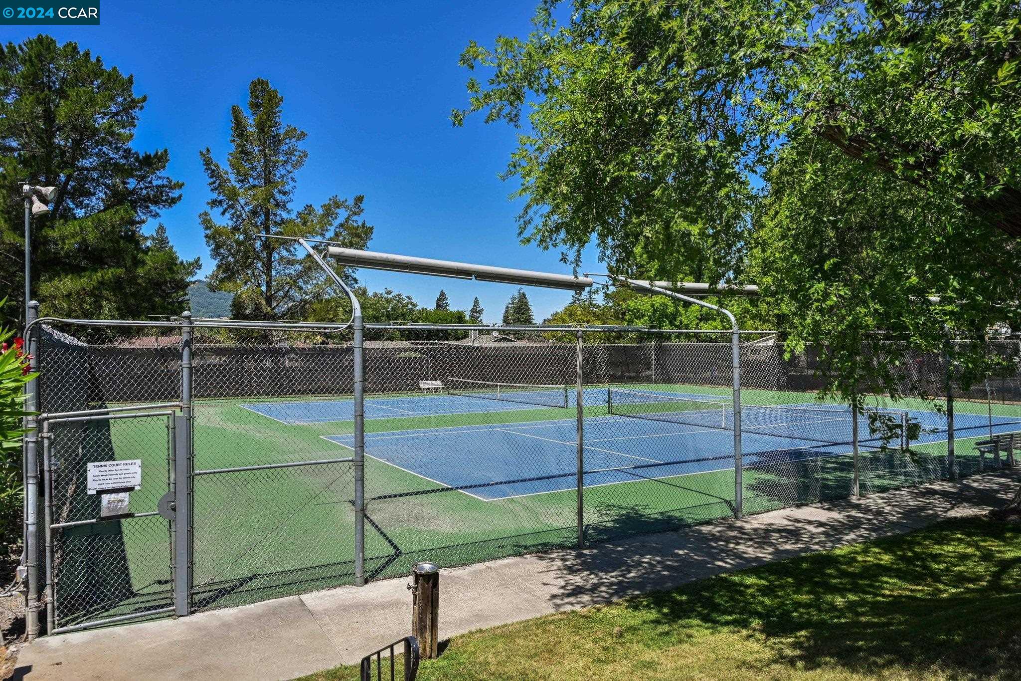 740 Senca Ct