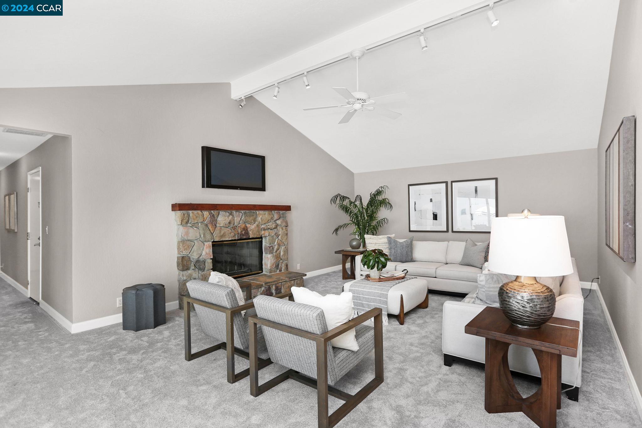 740 Senca Ct