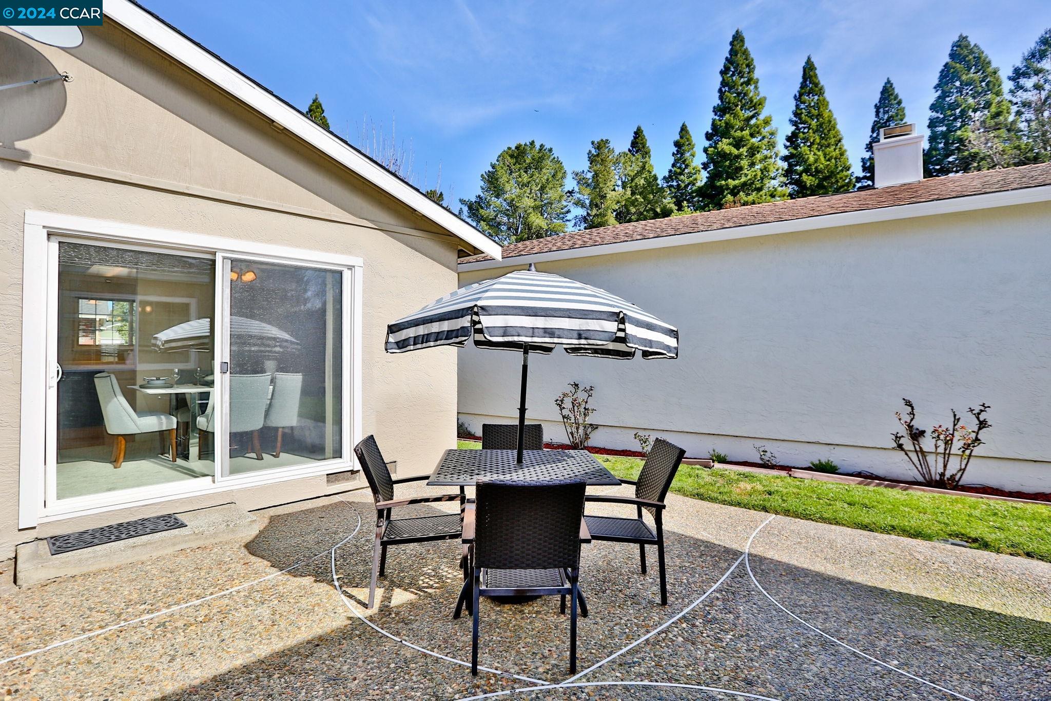 740 Senca Ct