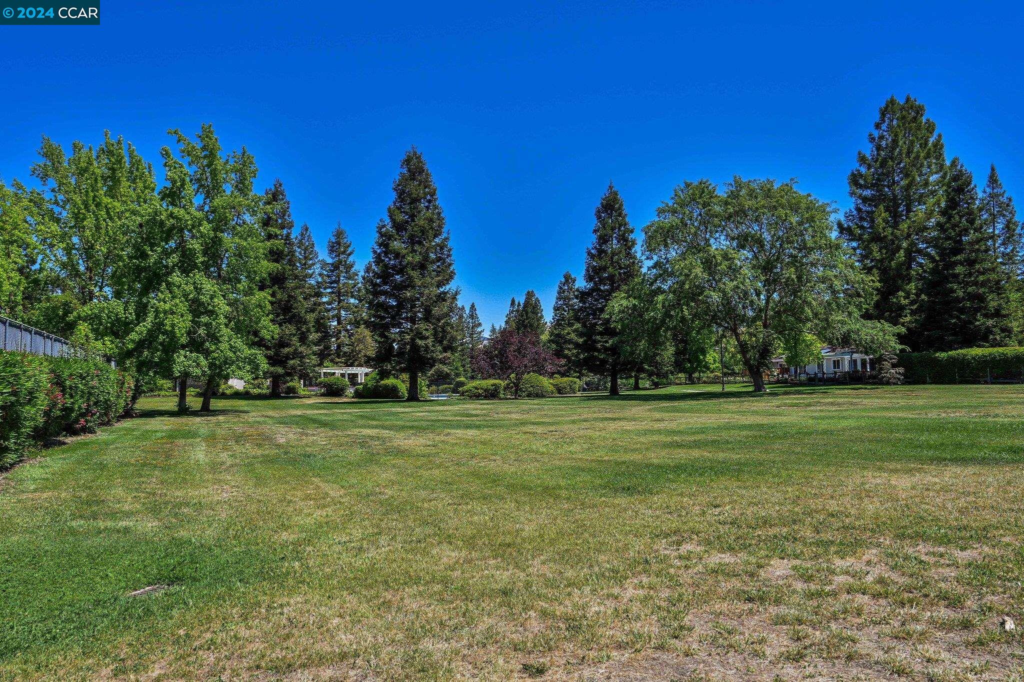 740 Senca Ct