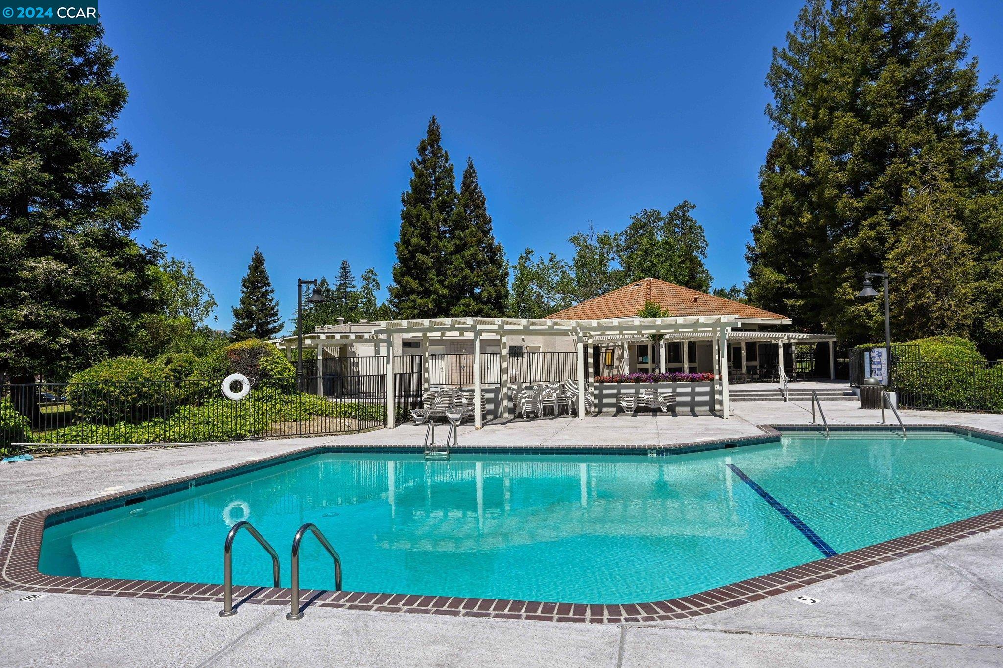 740 Senca Ct