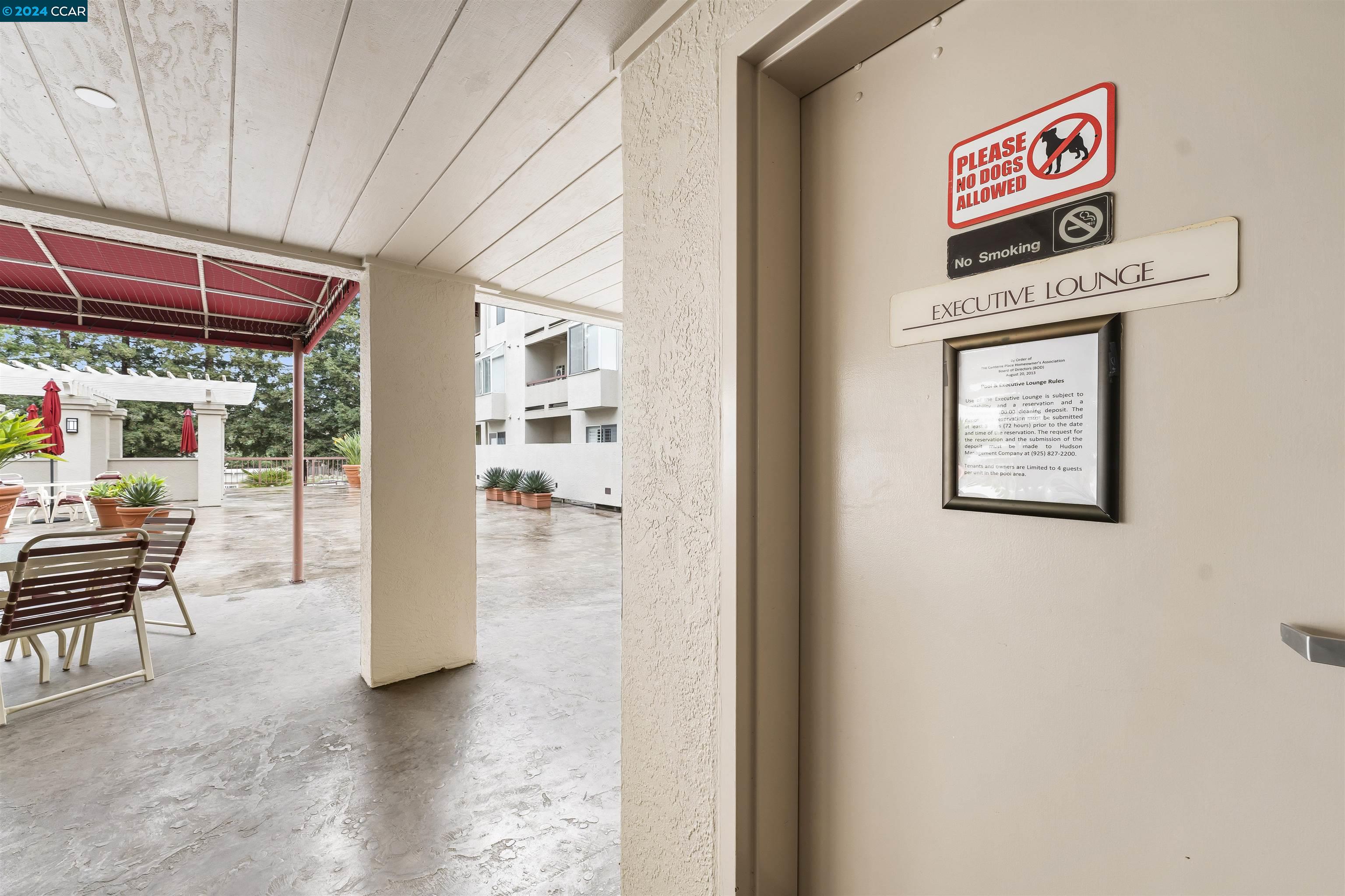 3173 Wayside Plaza # 204