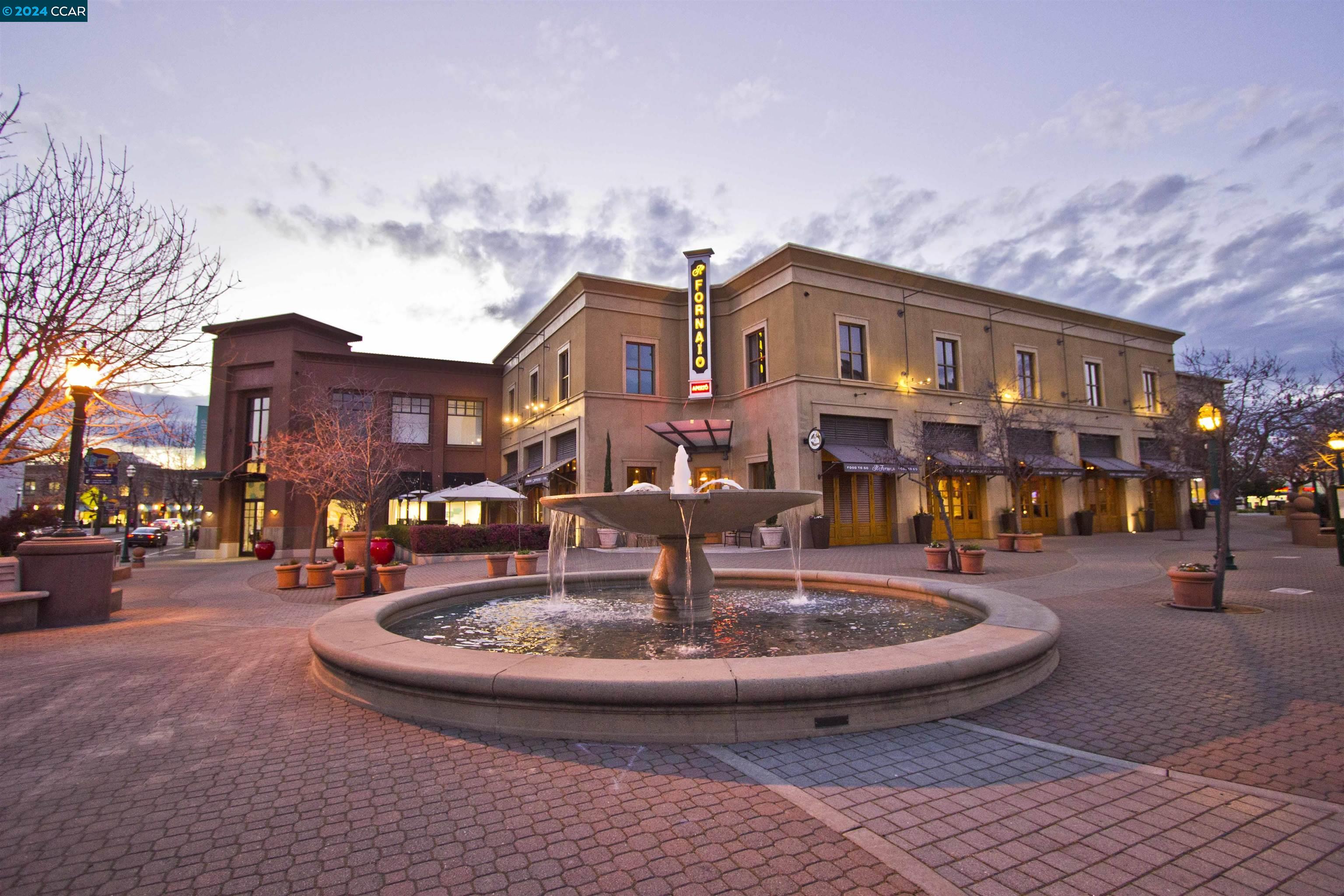 3173 Wayside Plaza # 204