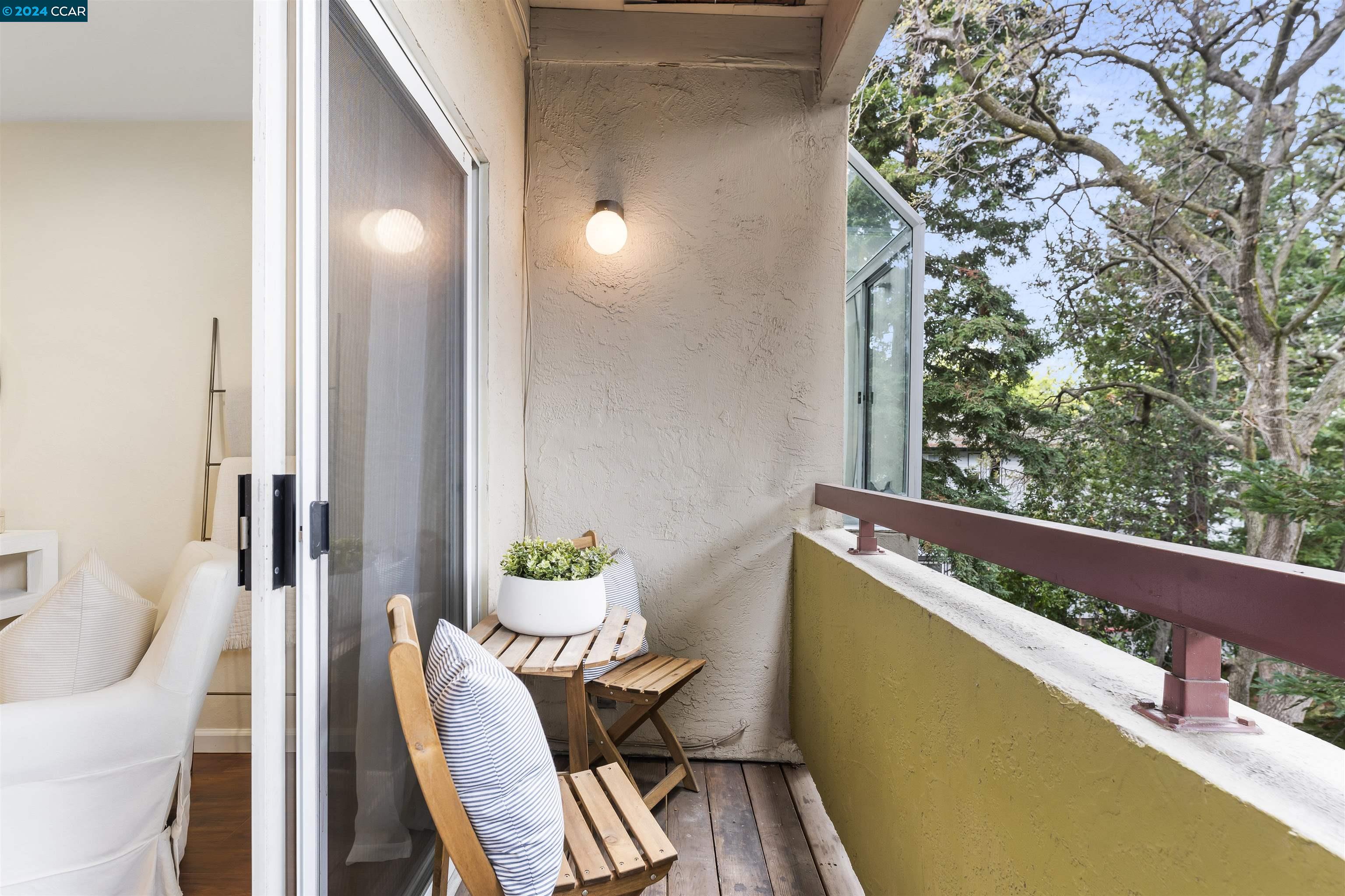 3173 Wayside Plaza # 204