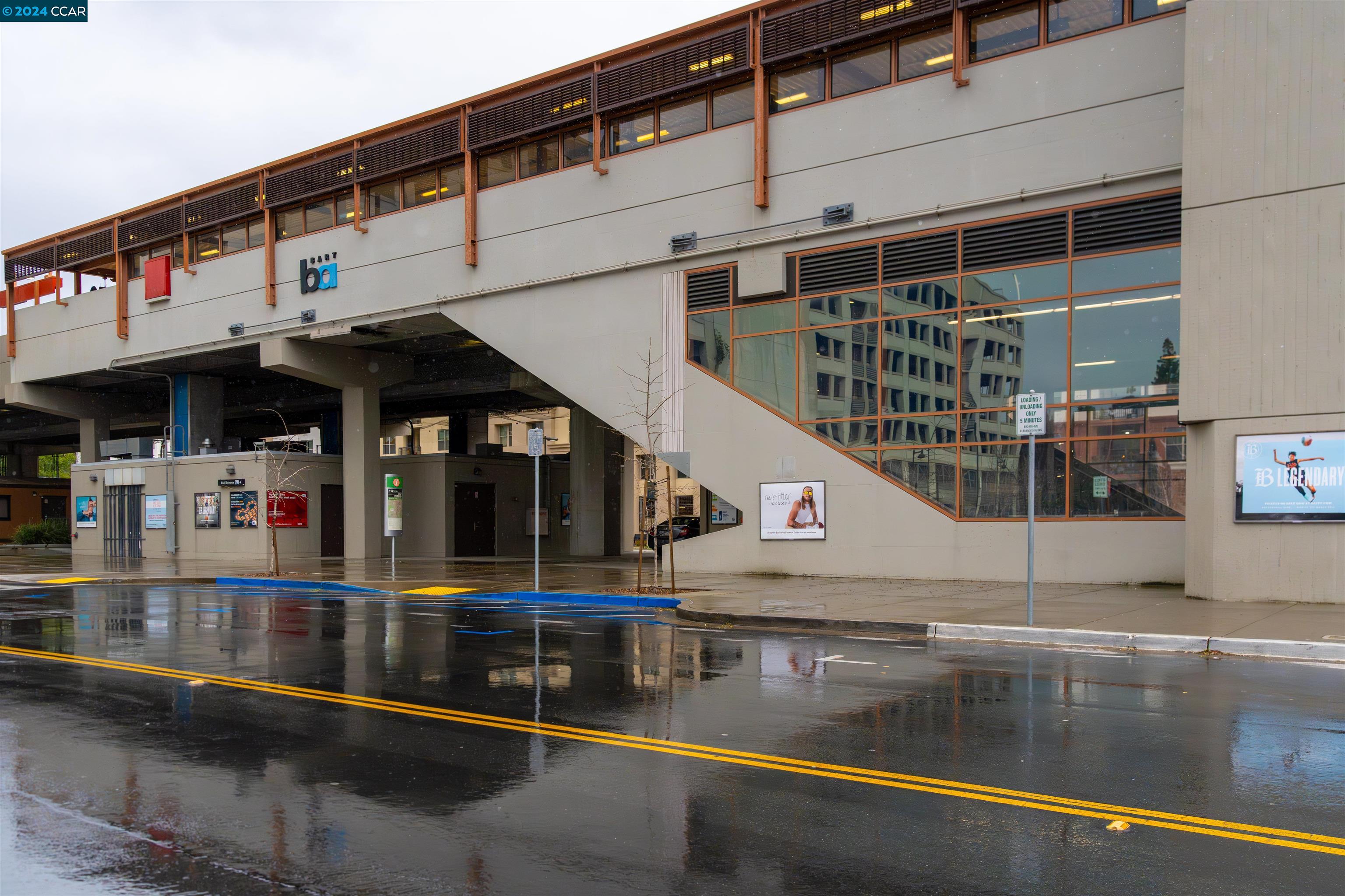 3173 Wayside Plaza # 204