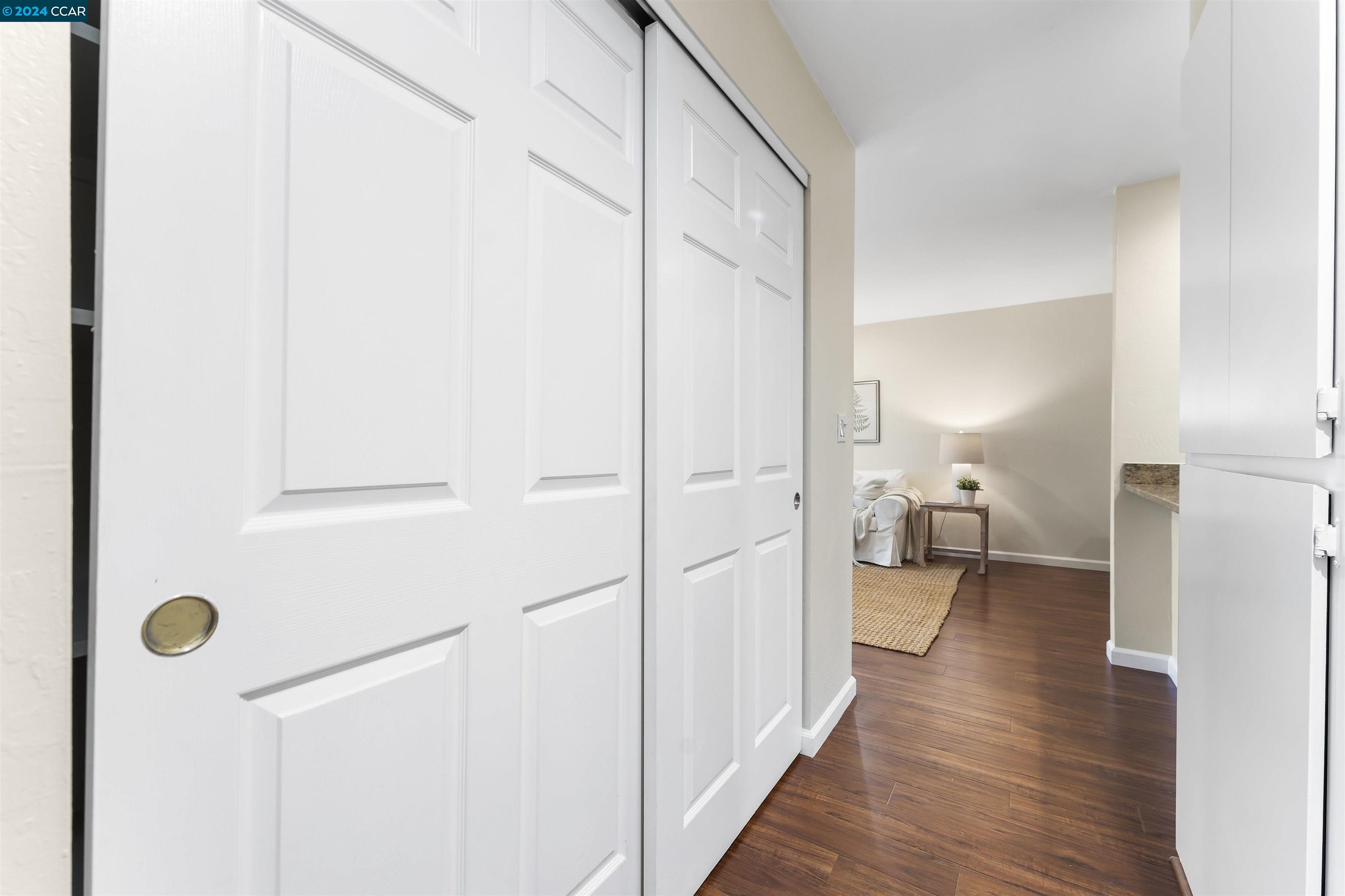 3173 Wayside Plaza # 204