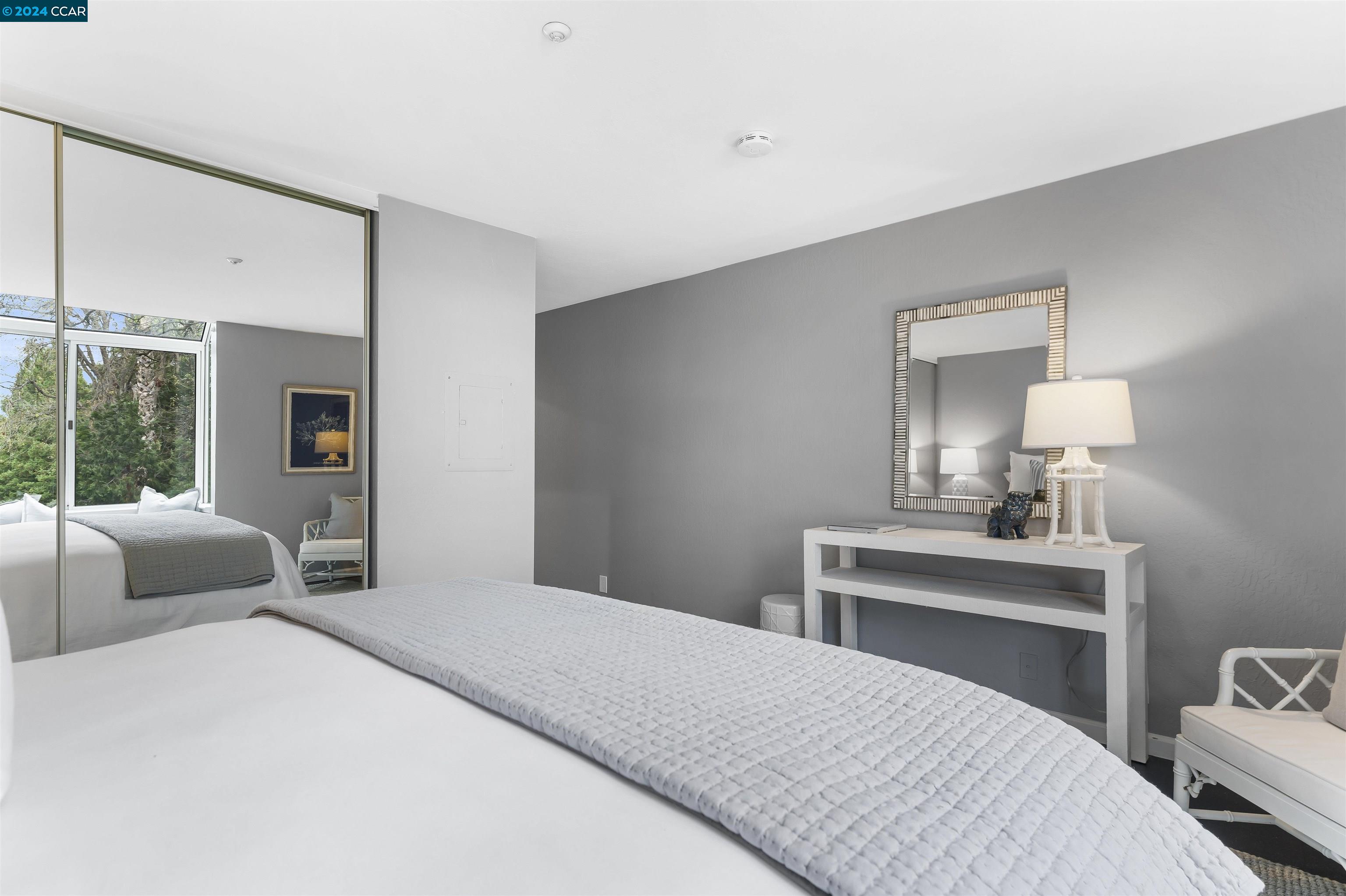 3173 Wayside Plaza # 204