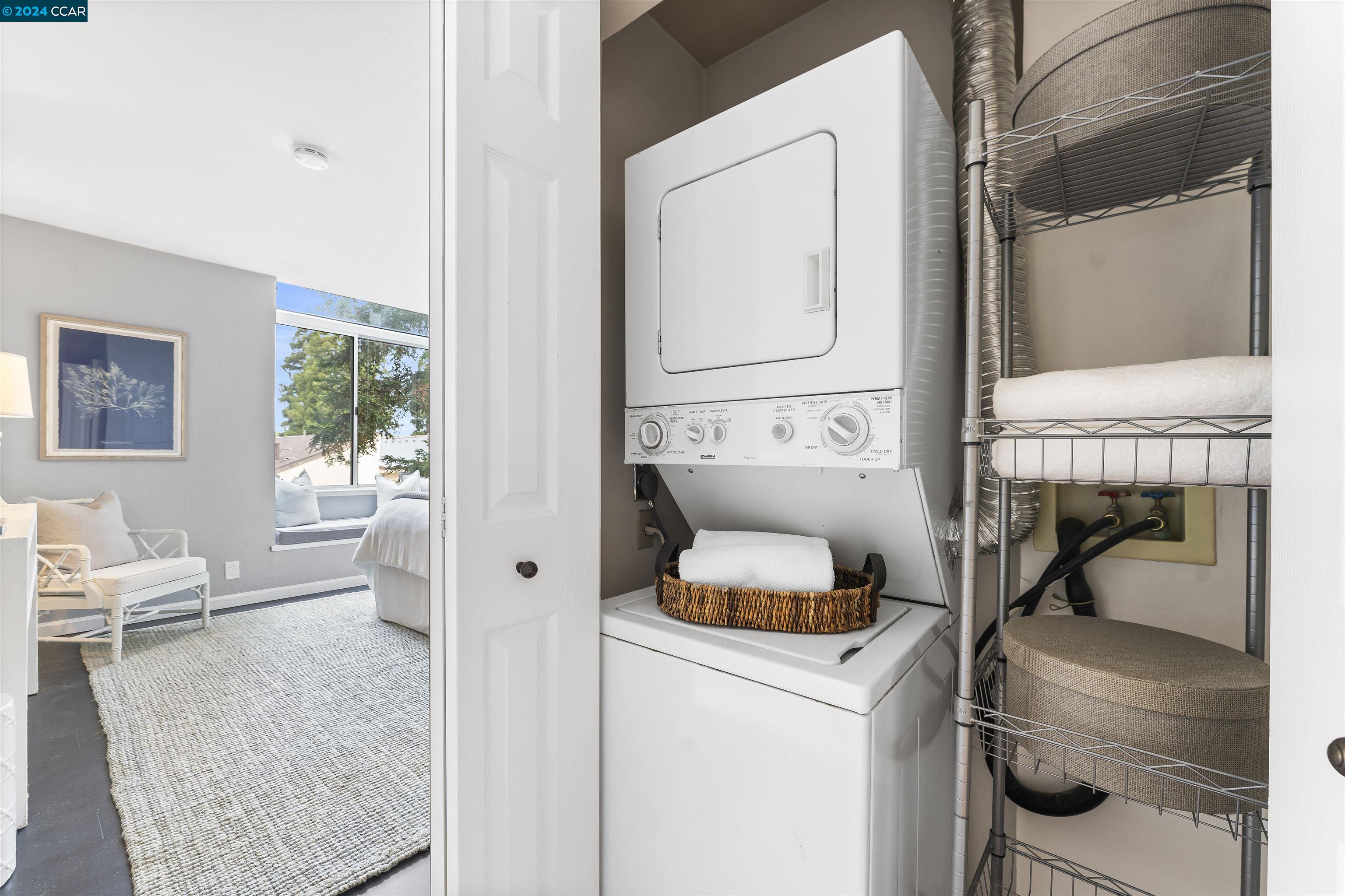 3173 Wayside Plaza # 204