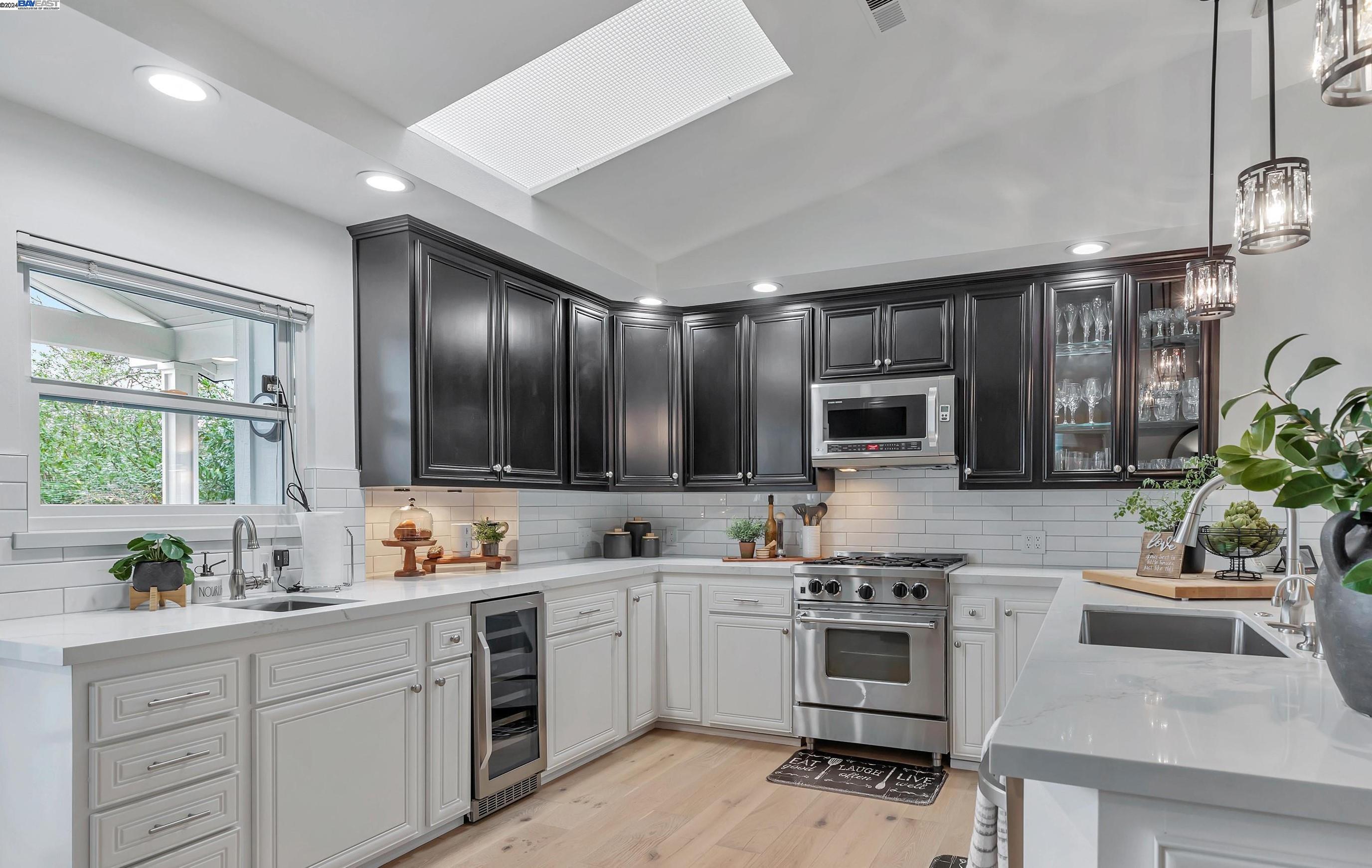 180 Lucinda Ln