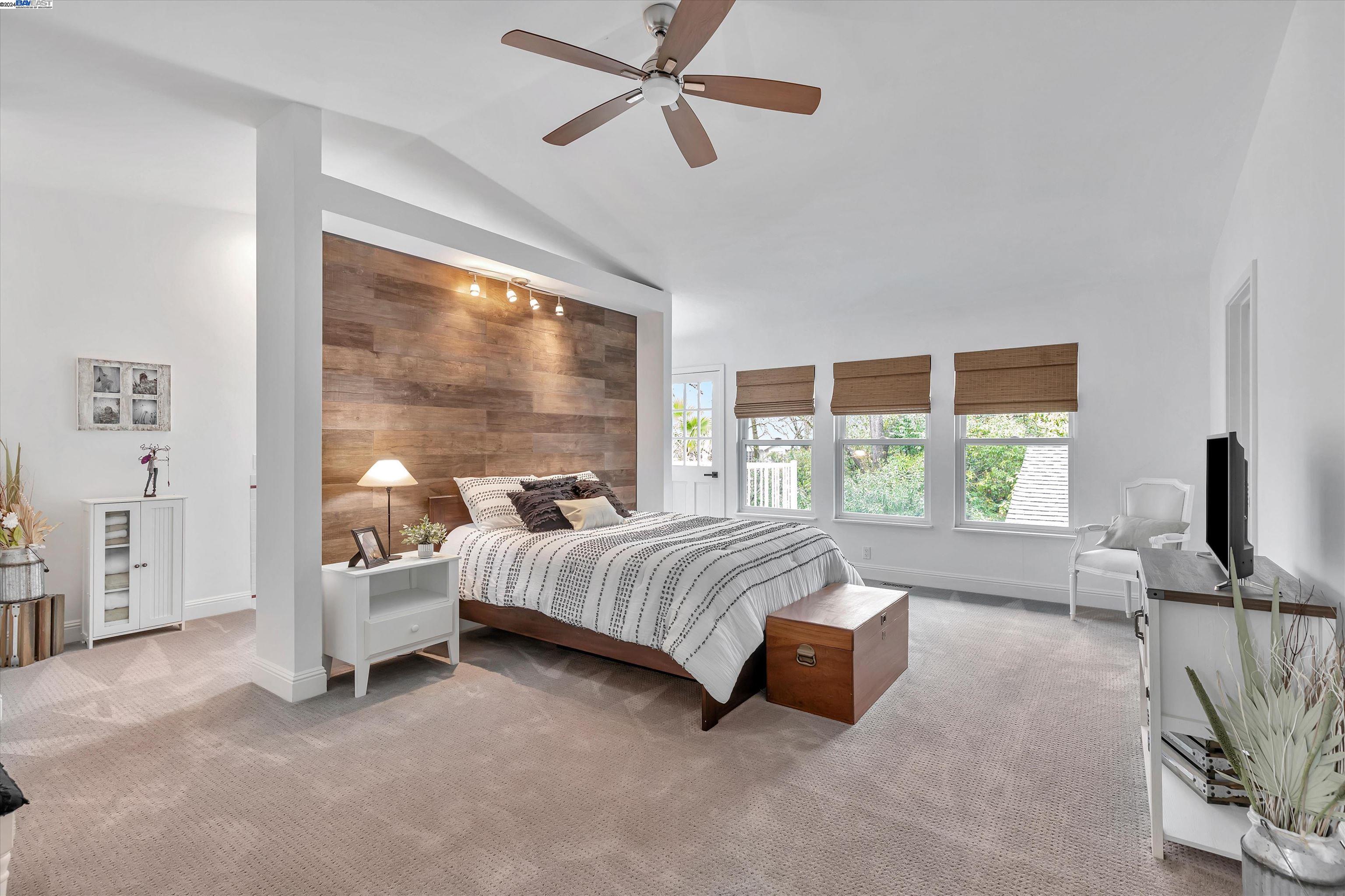 180 Lucinda Ln