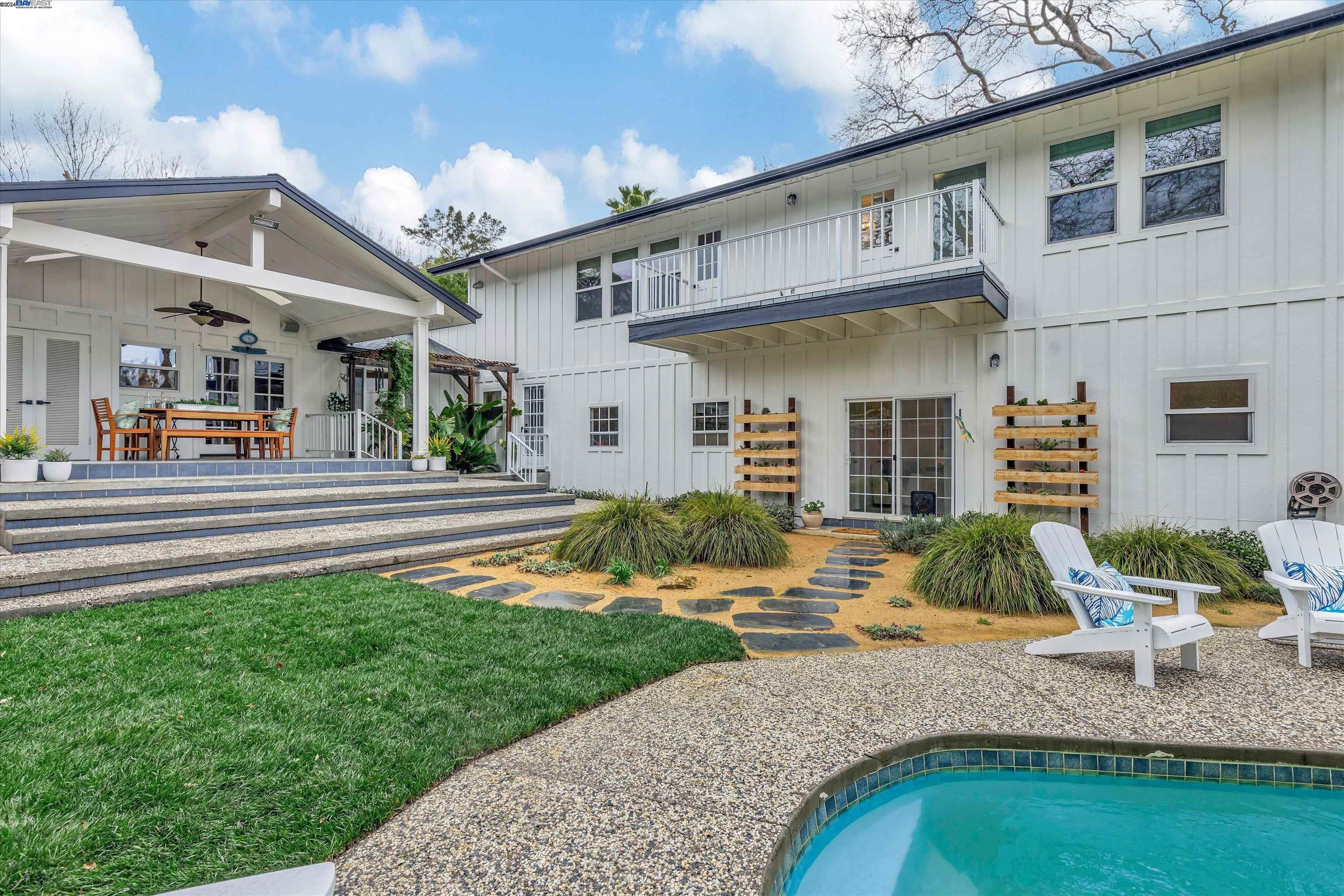 180 Lucinda Ln