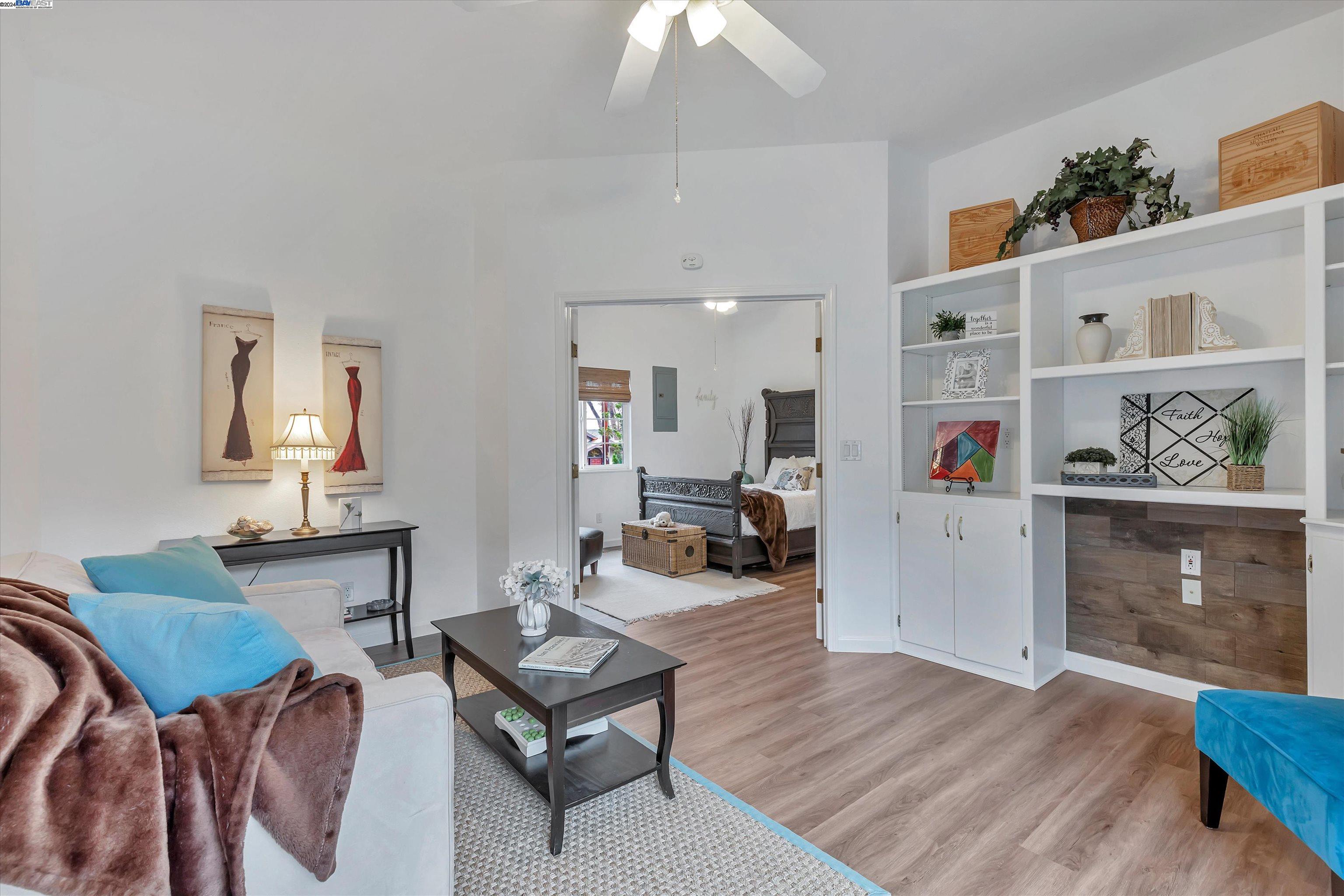 180 Lucinda Ln