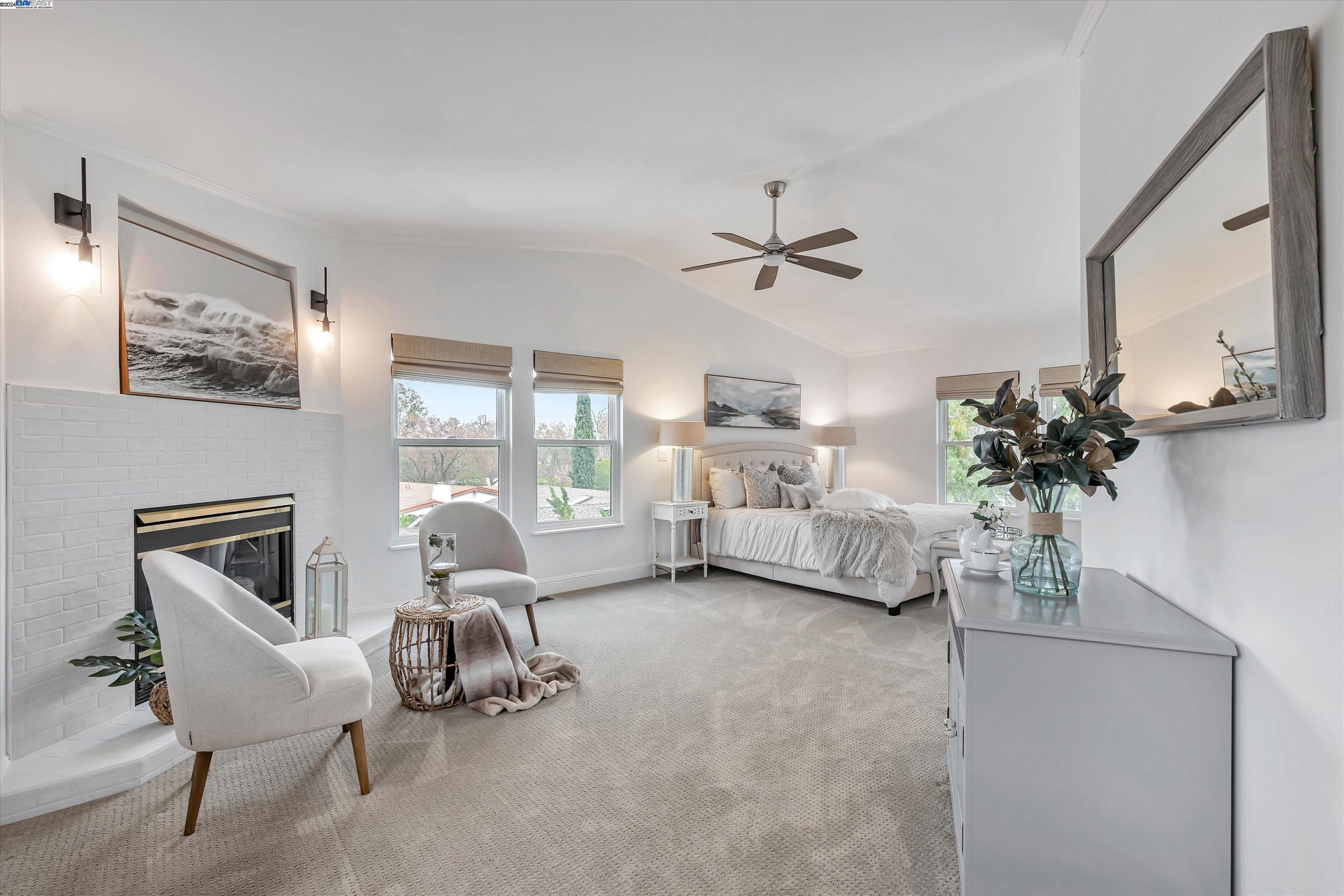 180 Lucinda Ln
