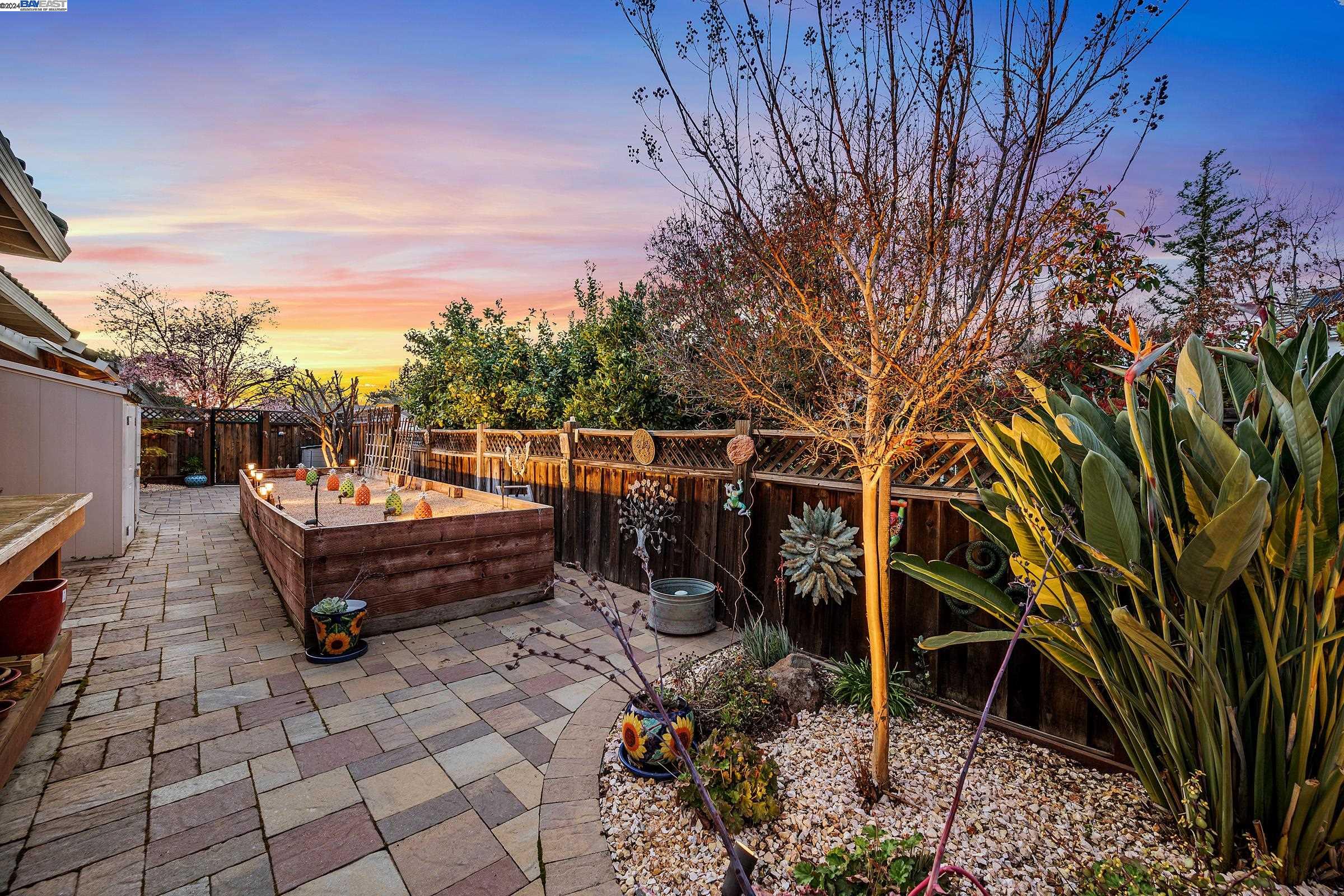 4419 Edgewood Way