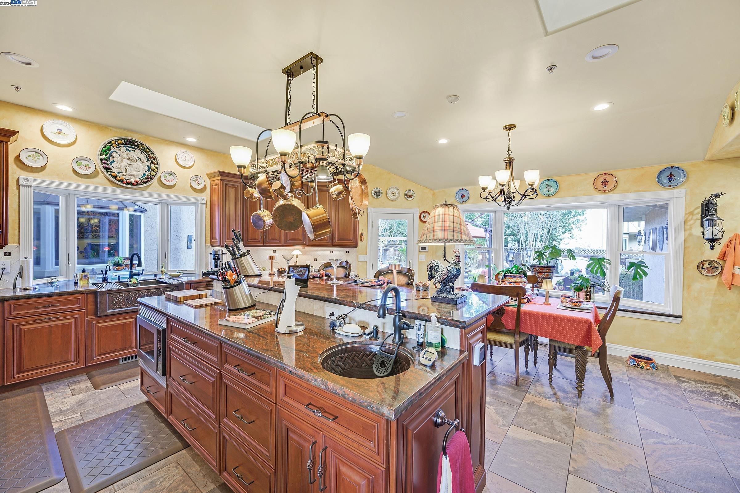4419 Edgewood Way