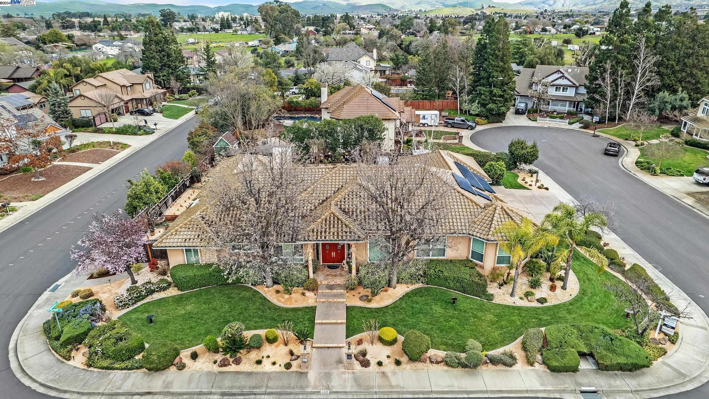 4419 Edgewood Way
