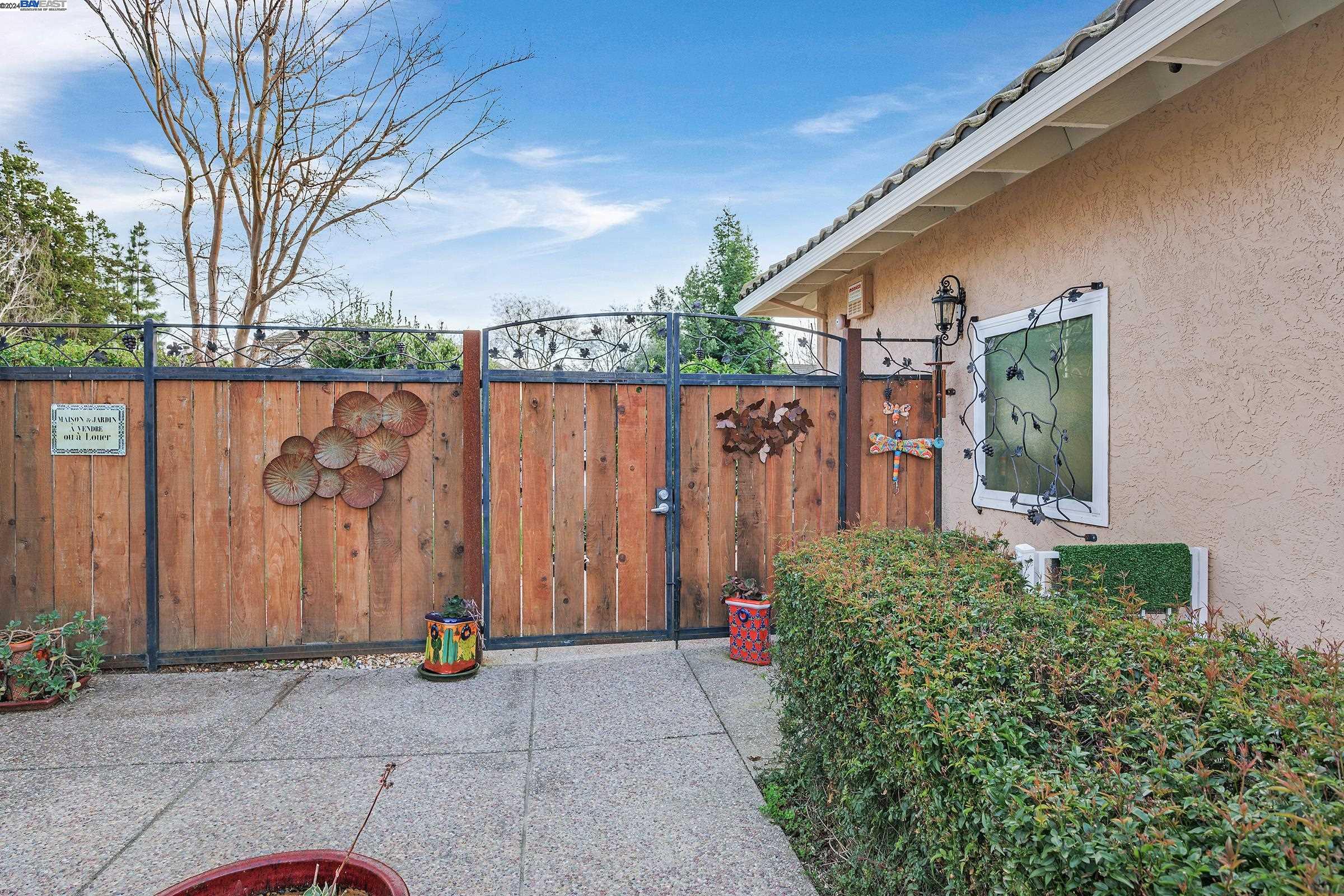 4419 Edgewood Way