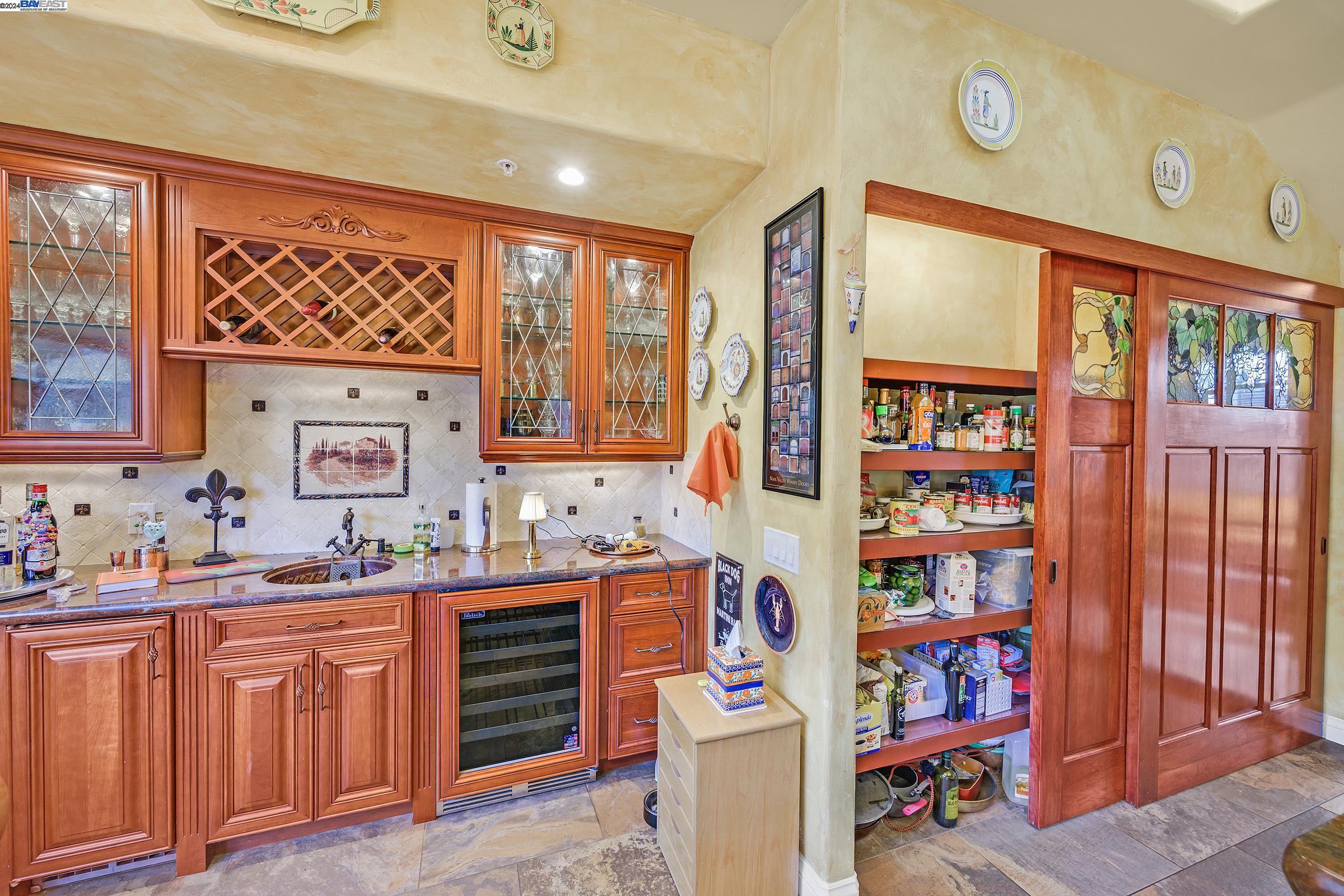 4419 Edgewood Way