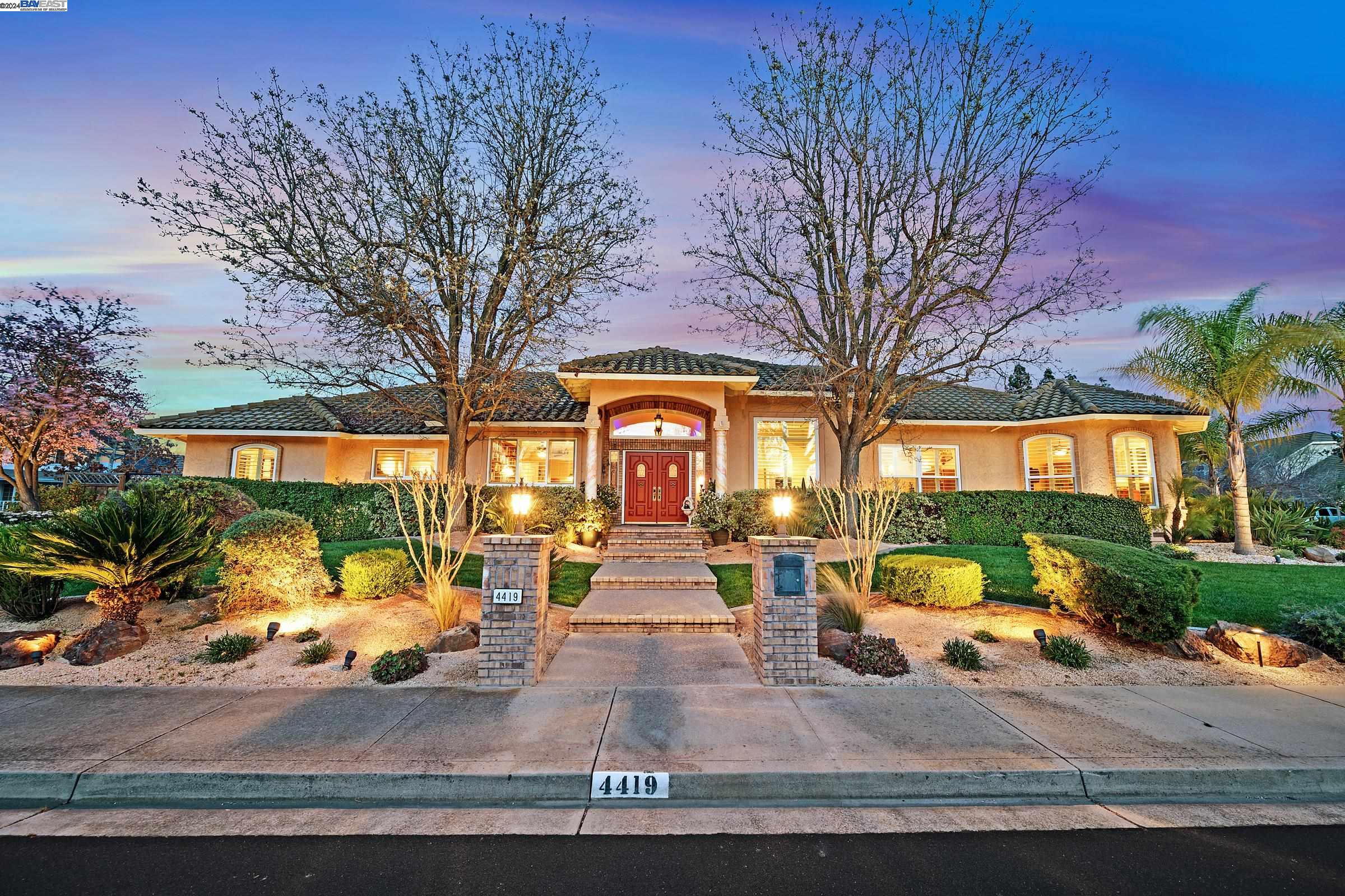 4419 Edgewood Way