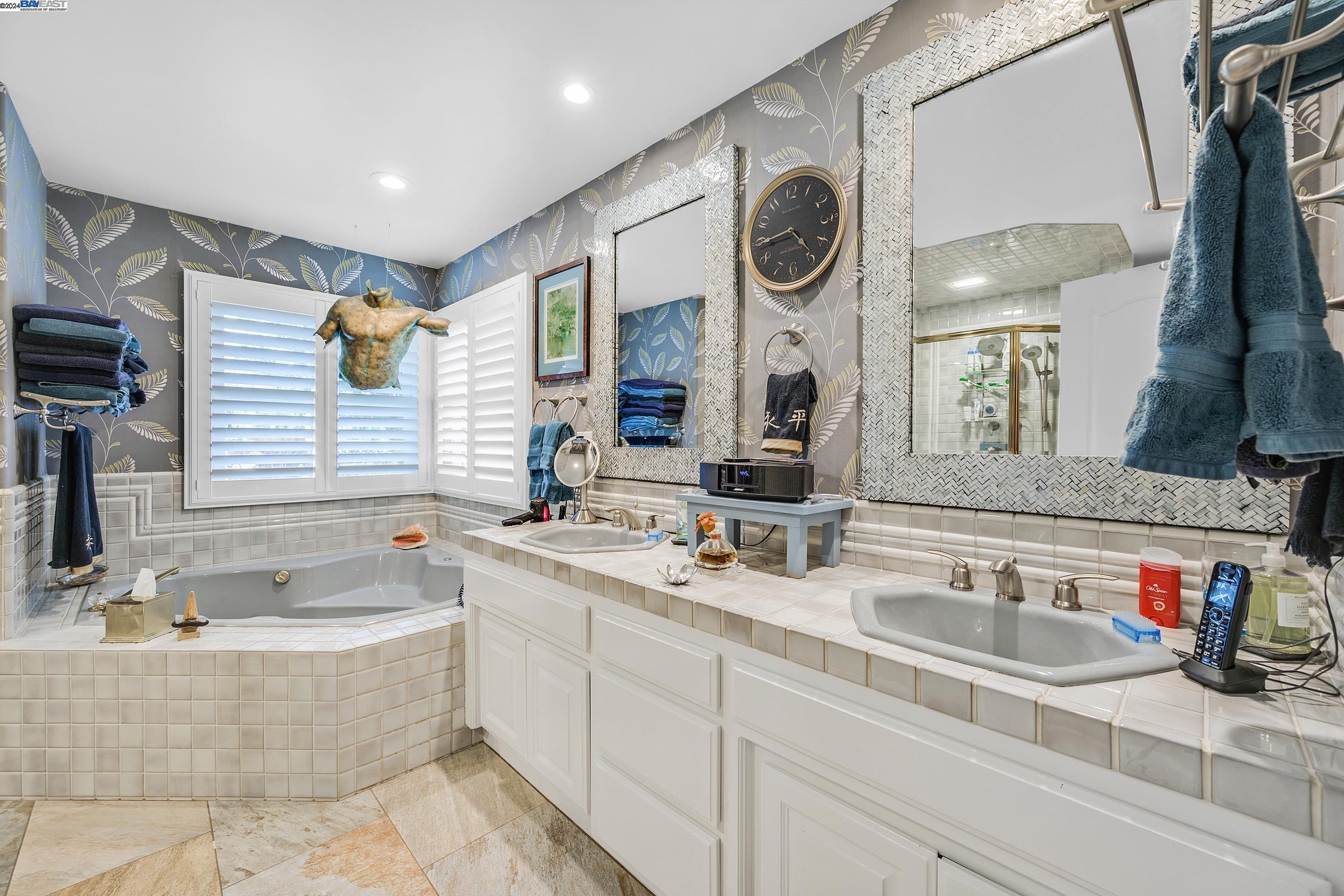 4419 Edgewood Way