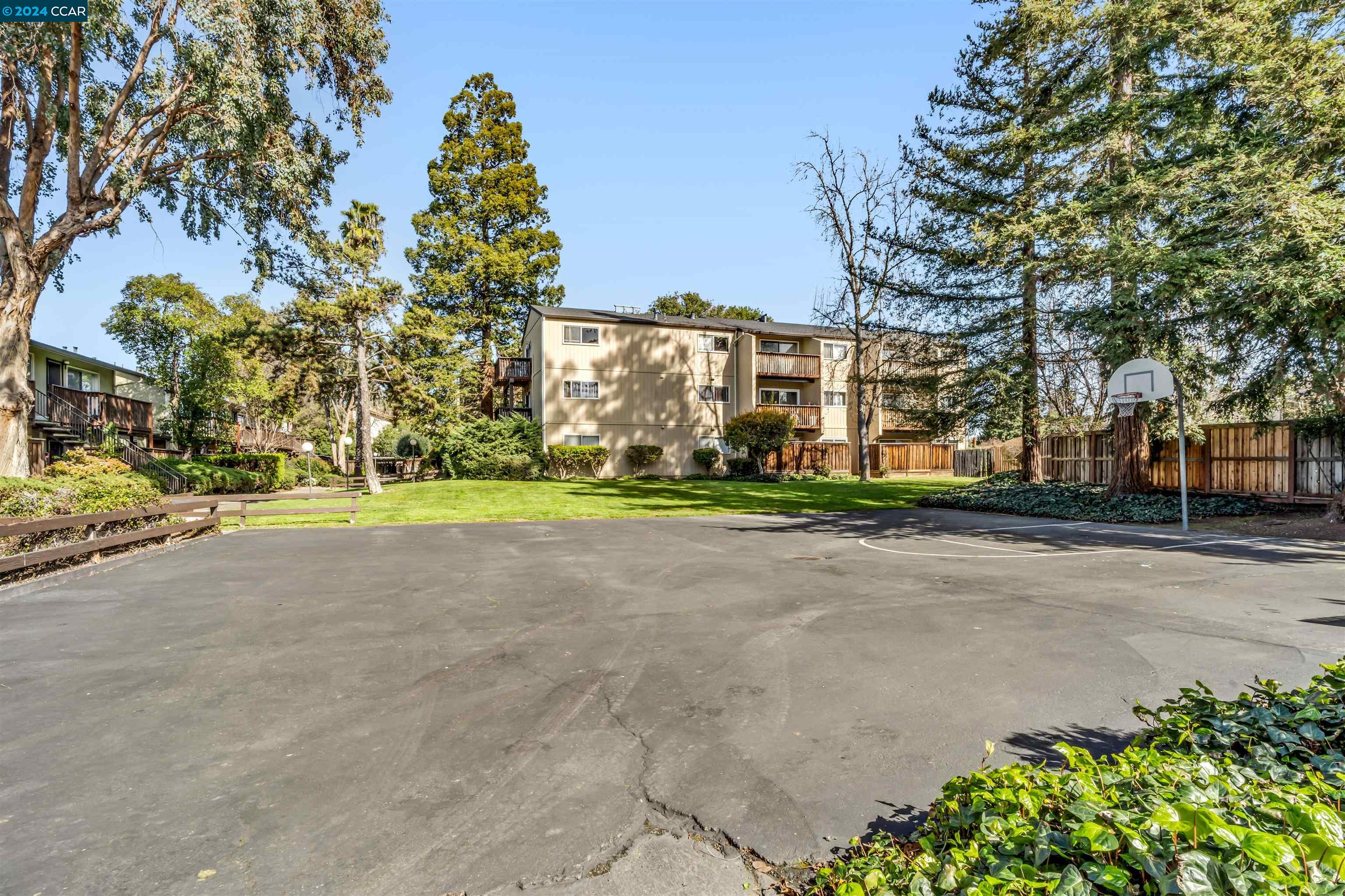 1060 Oak Grove Rd # 57