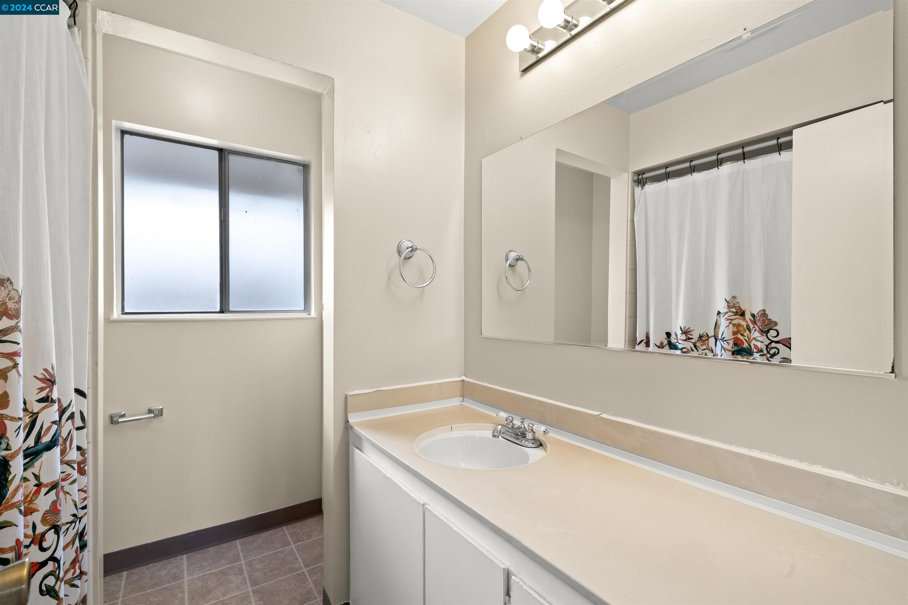 5497 Roundtree Drive # B