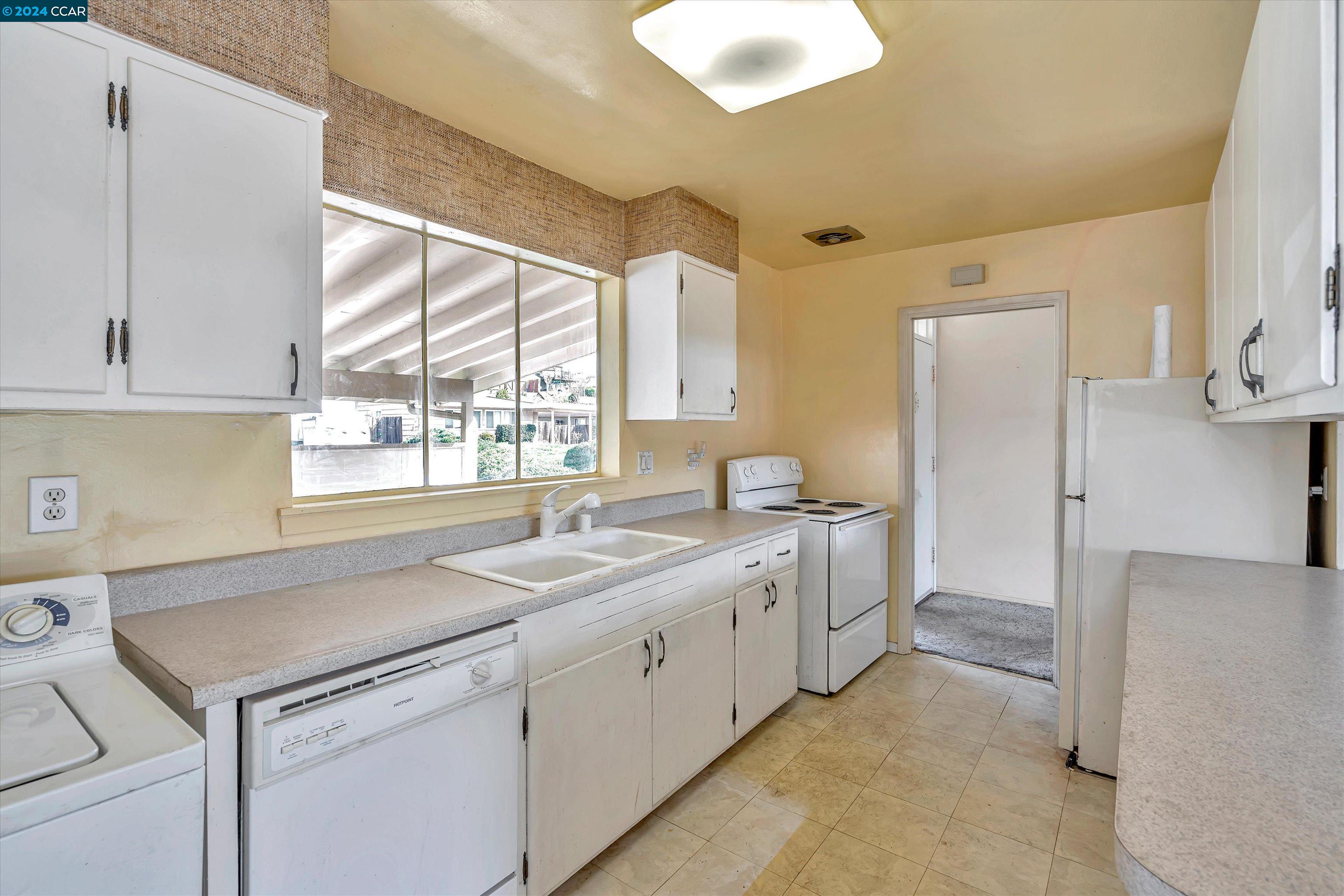 4452 Utah Dr