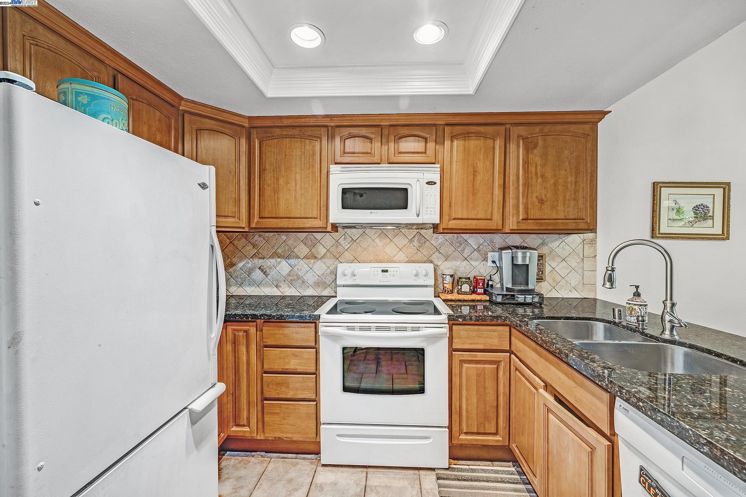 3366 Smoketree Commons Dr