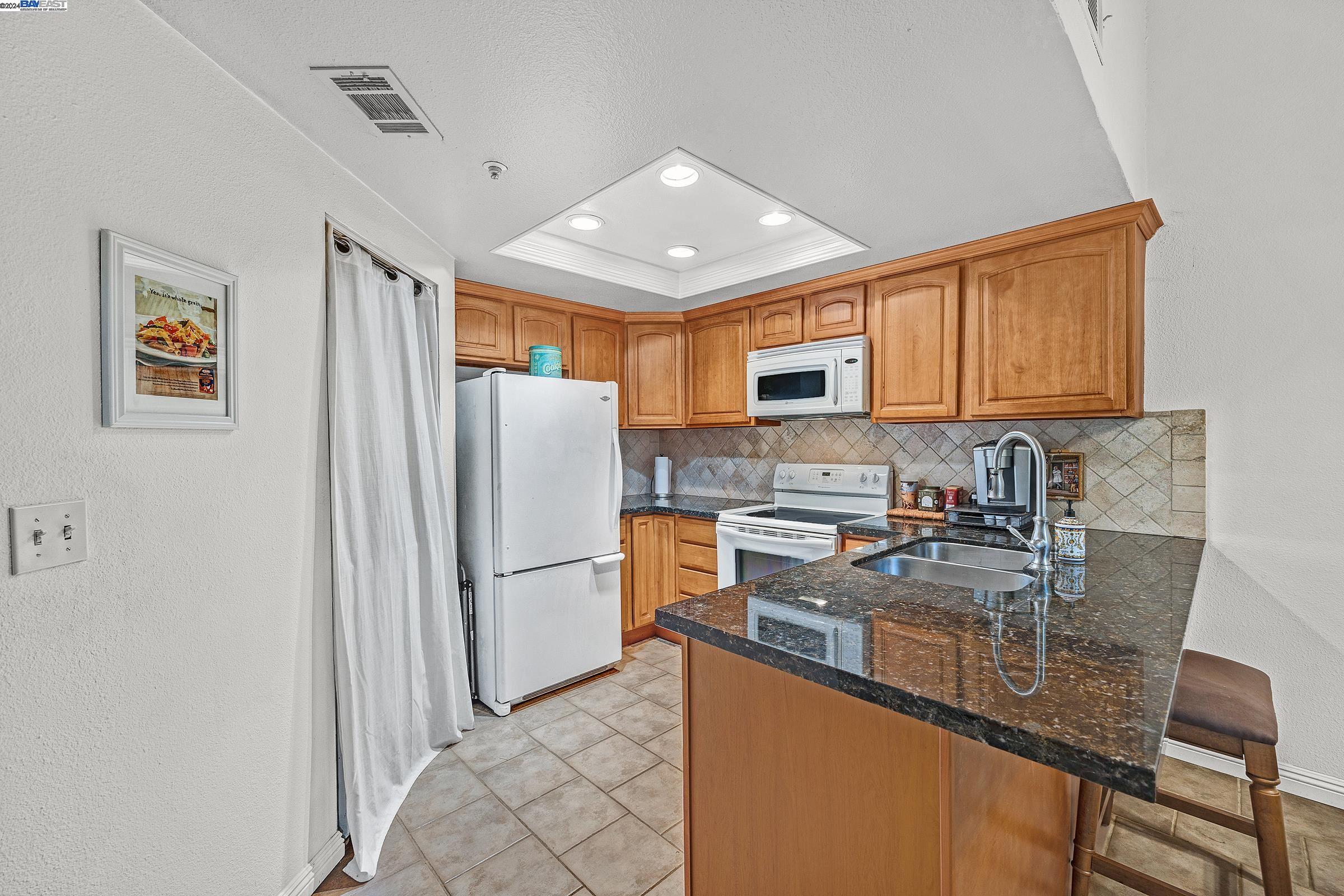 3366 Smoketree Commons Dr