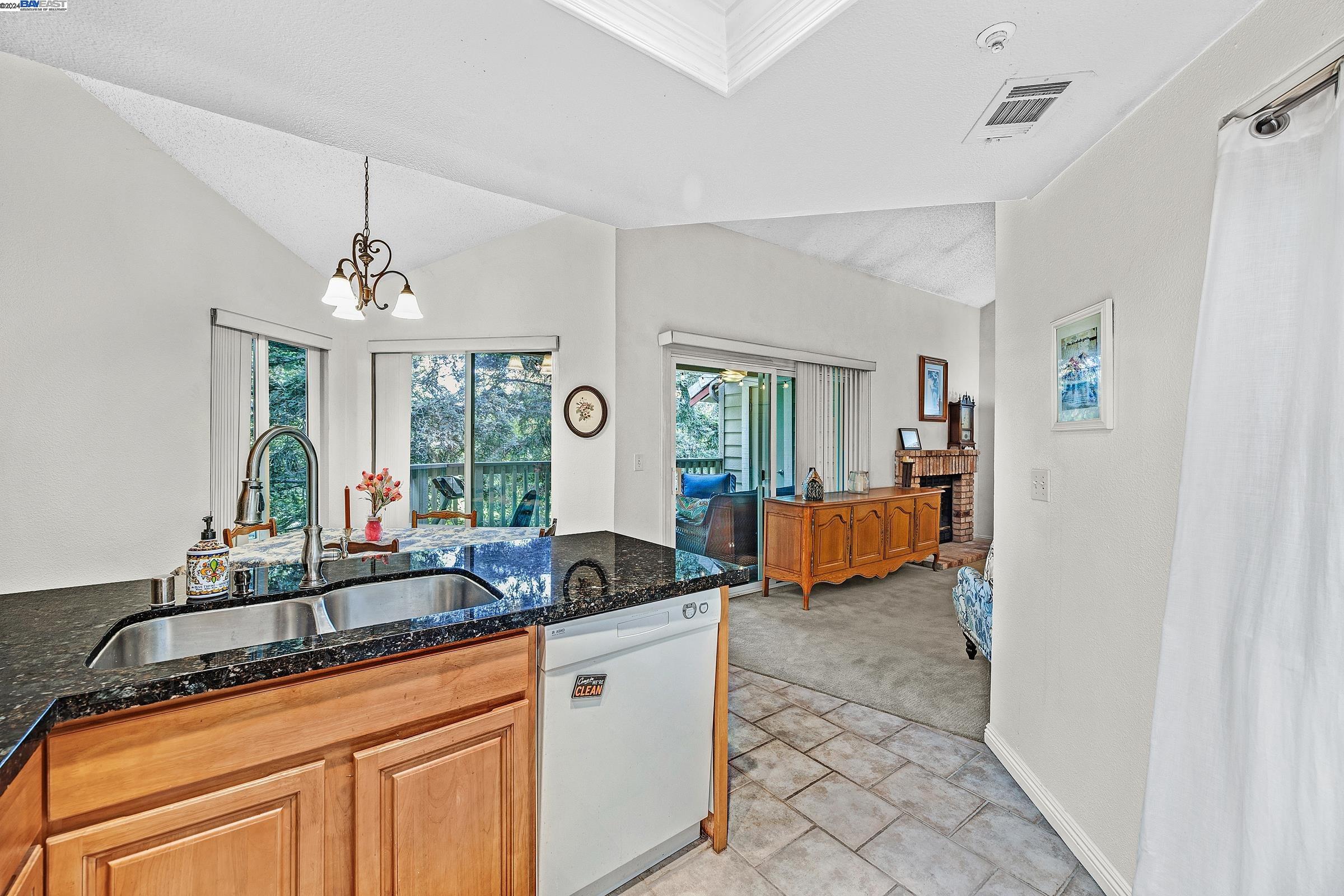 3366 Smoketree Commons Dr