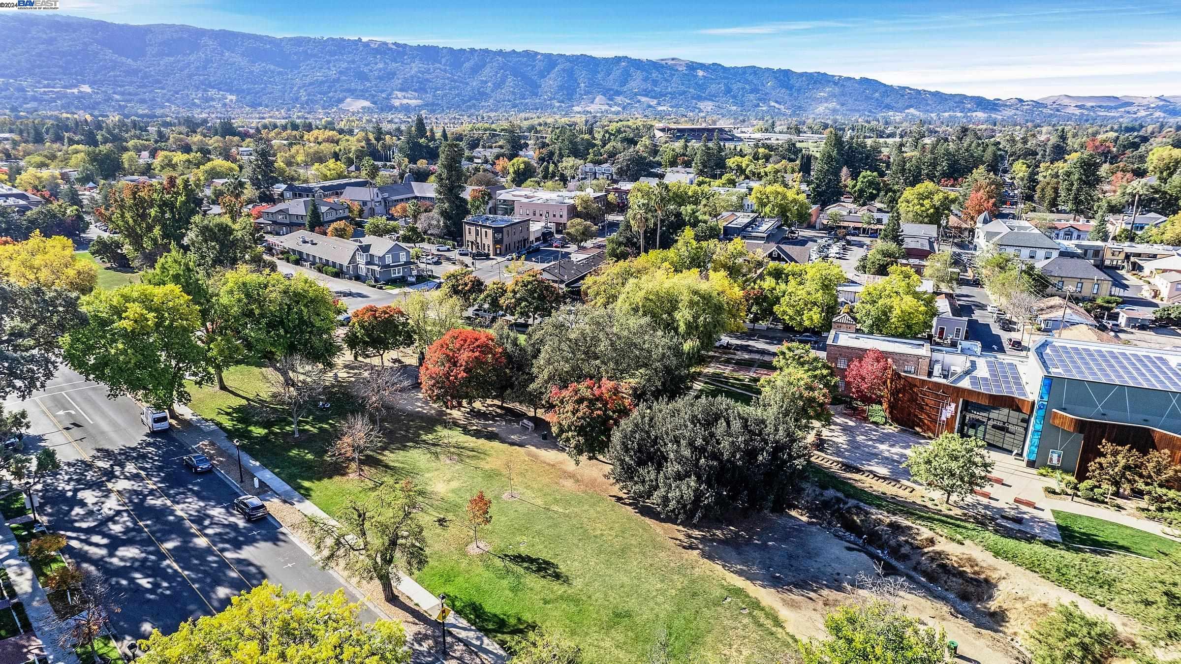 3366 Smoketree Commons Dr