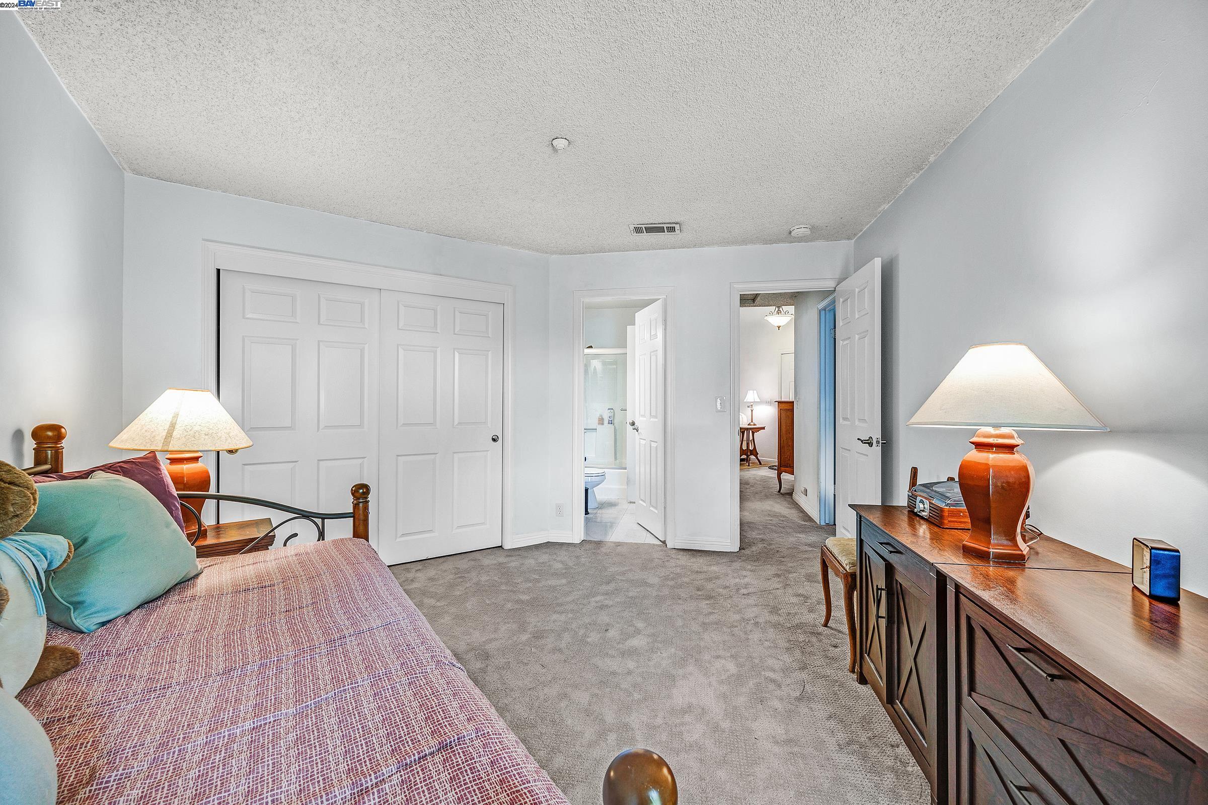 3366 Smoketree Commons Dr