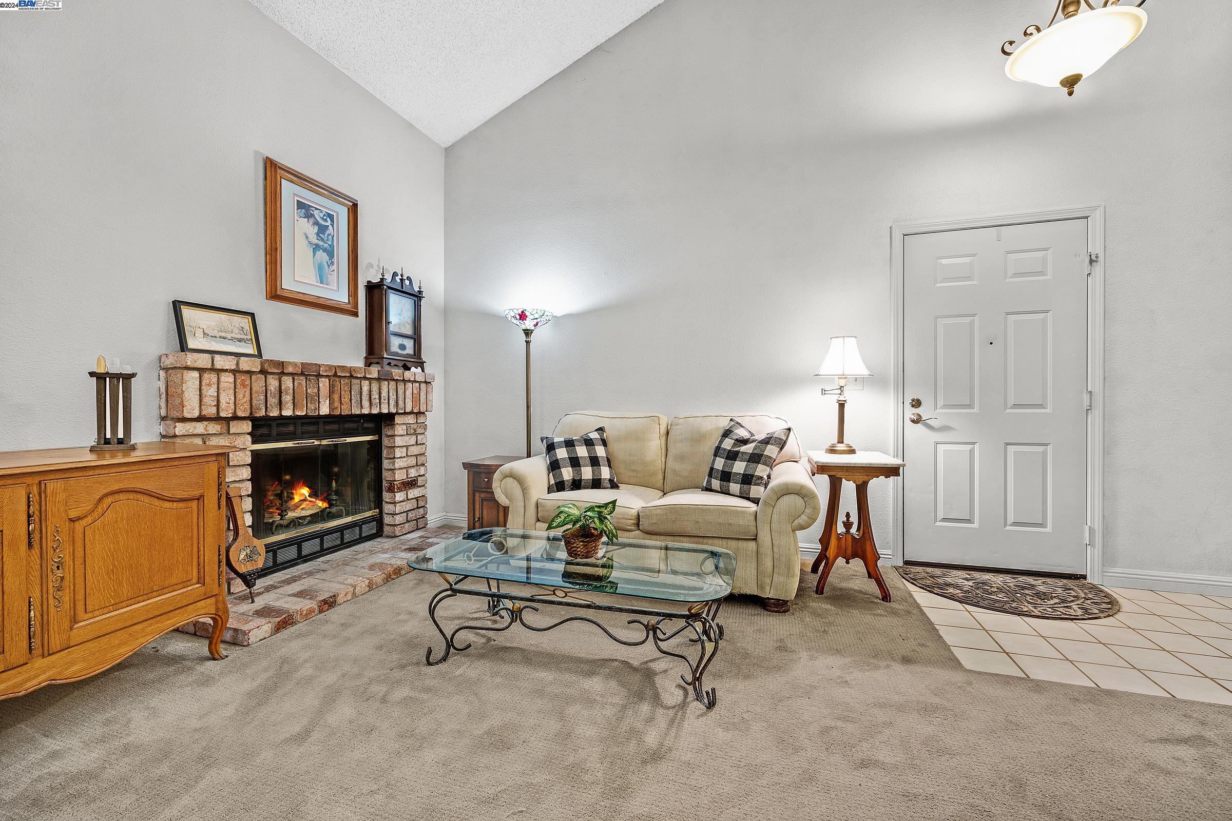 3366 Smoketree Commons Dr