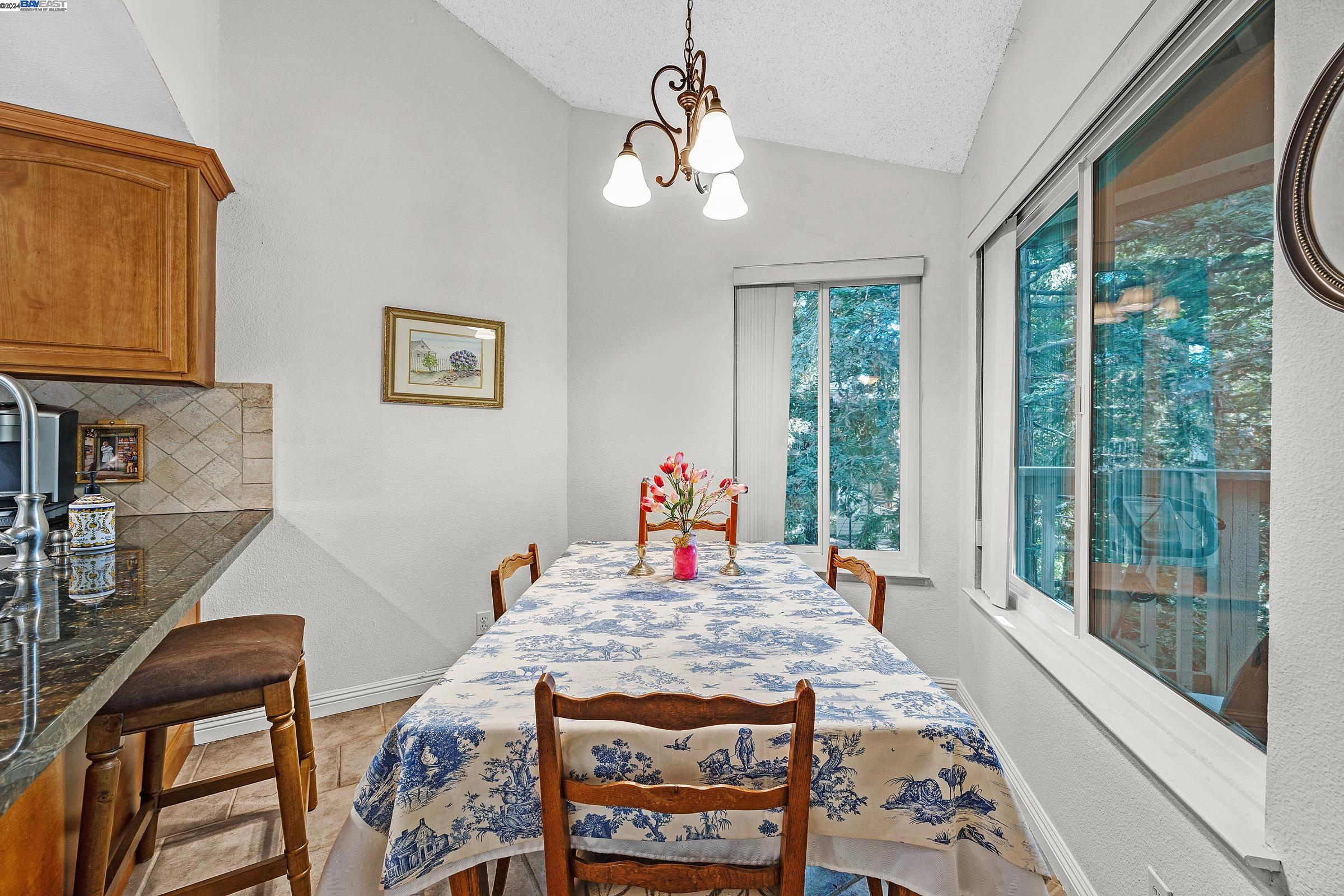 3366 Smoketree Commons Dr