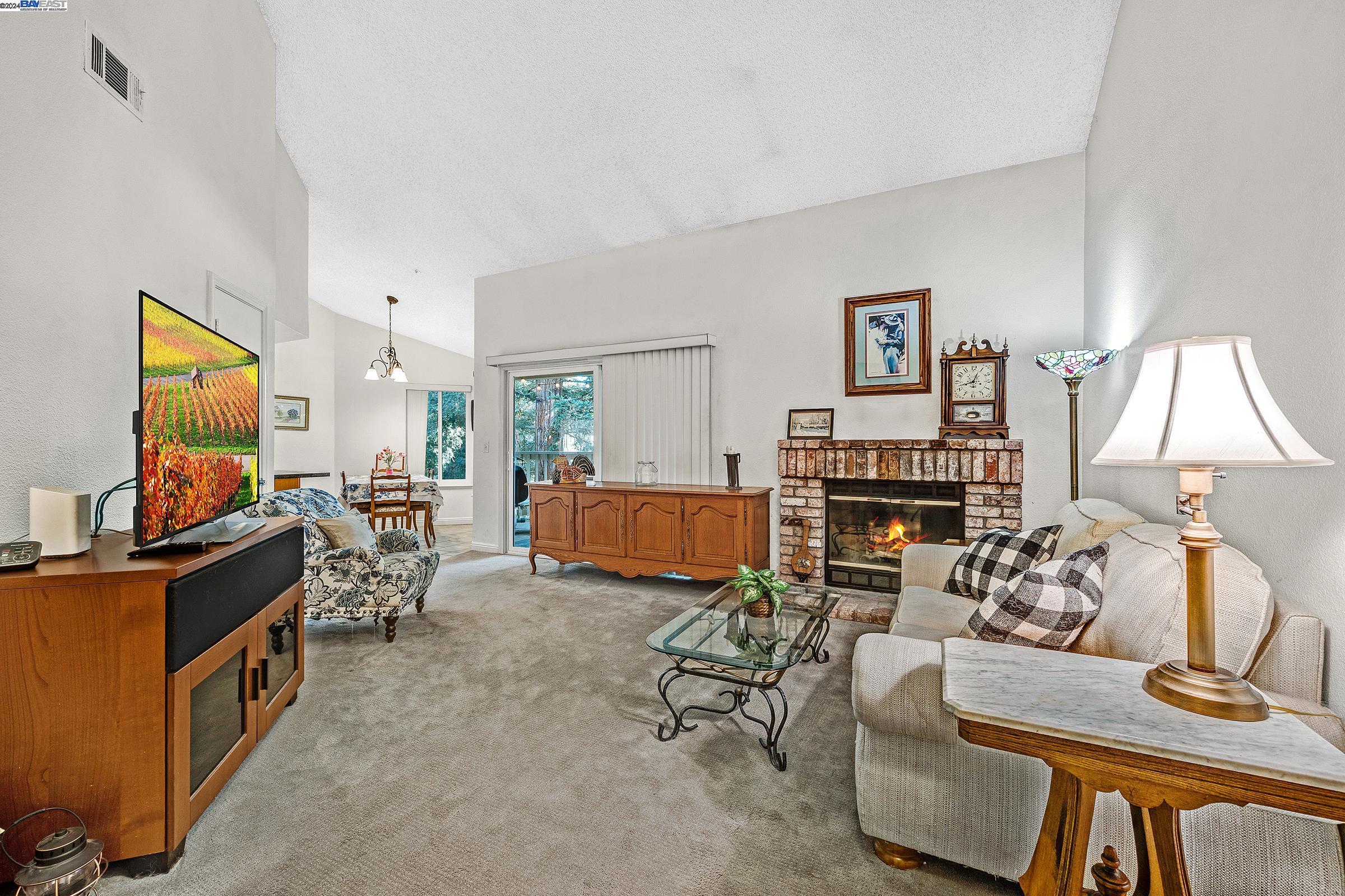 3366 Smoketree Commons Dr